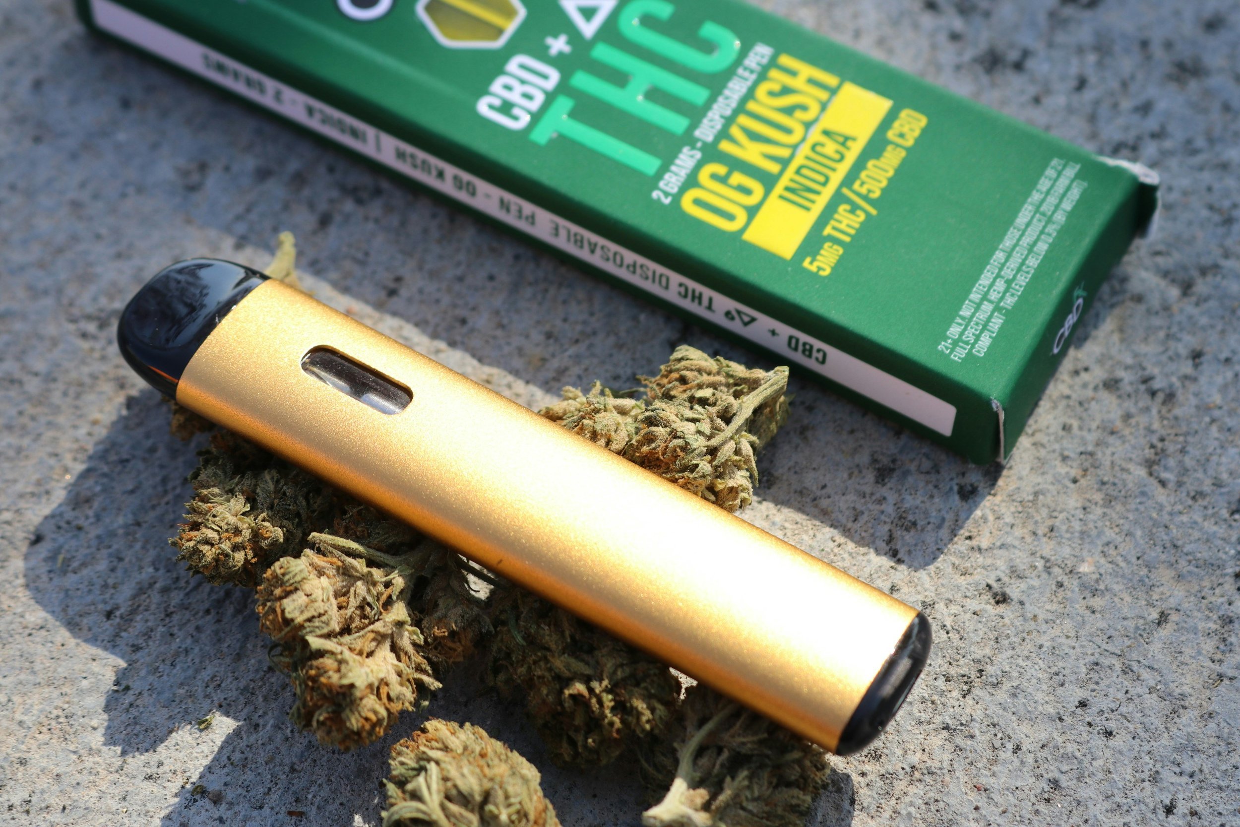 Vape Carts vs. Flower: Pros, Cons, and How to Pick at Green Dragon FL