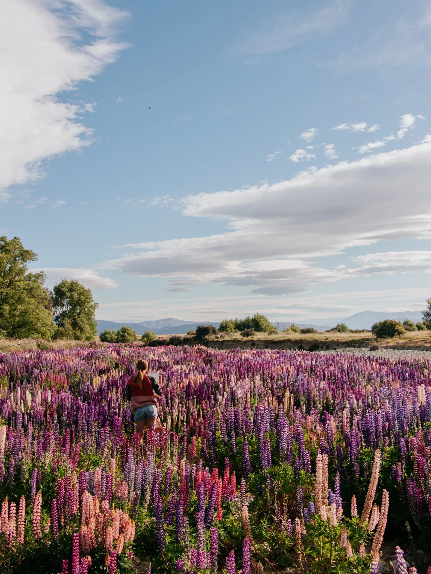 happy earth day🌎☀️⛰️🌻🌲🌊

we are so lucky to live here!! trying to paint it all🥹