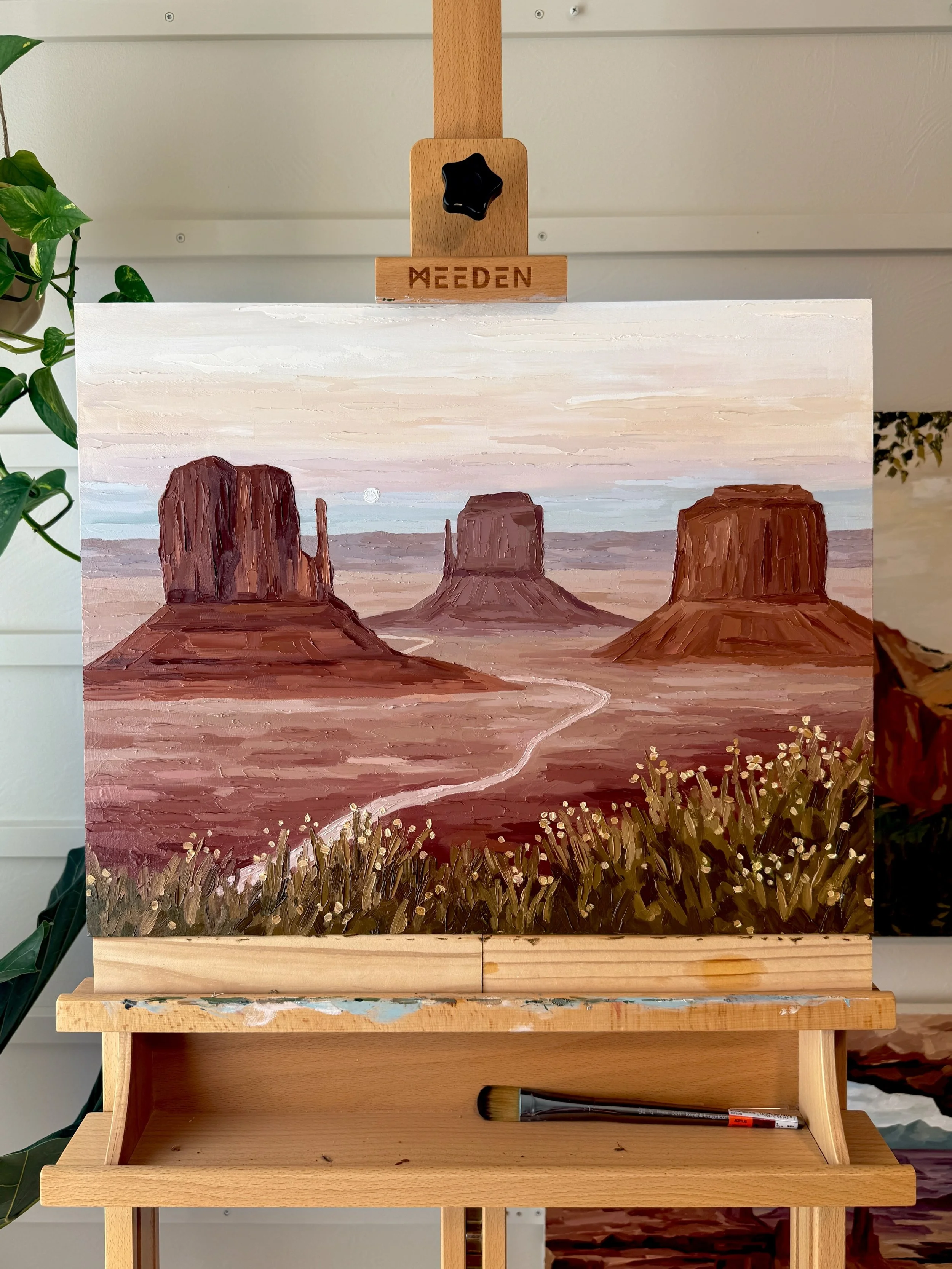 Monument Valley&hearts;️ the final painting in the Utah collection coming Thursday!!

swipe to see me have a crisis halfway through and change half the painting😅

This place felt unreal to me &mdash; we got to camp right next to it and waking up nex
