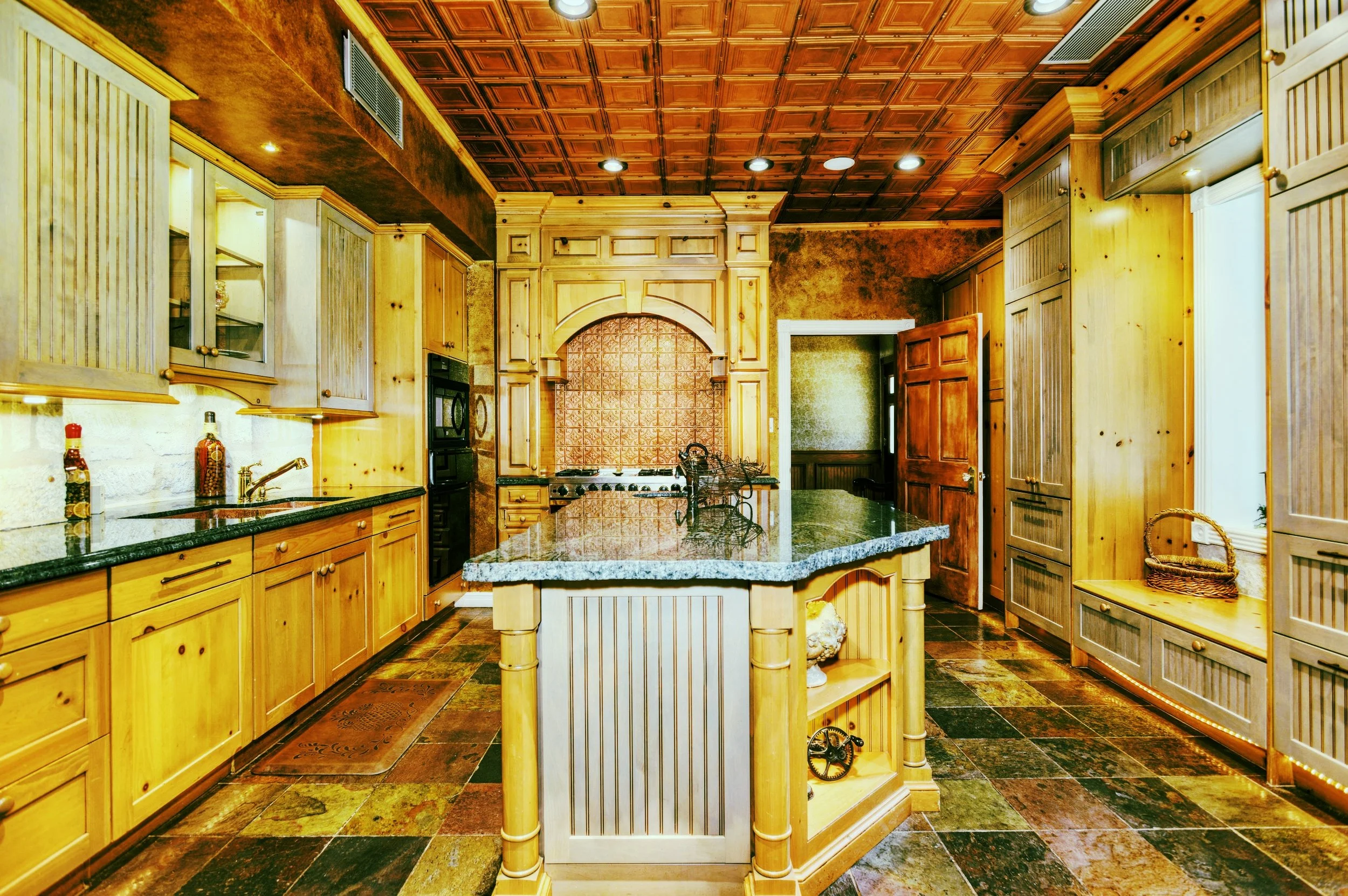 Main Lodge Kitchen 3.jpeg