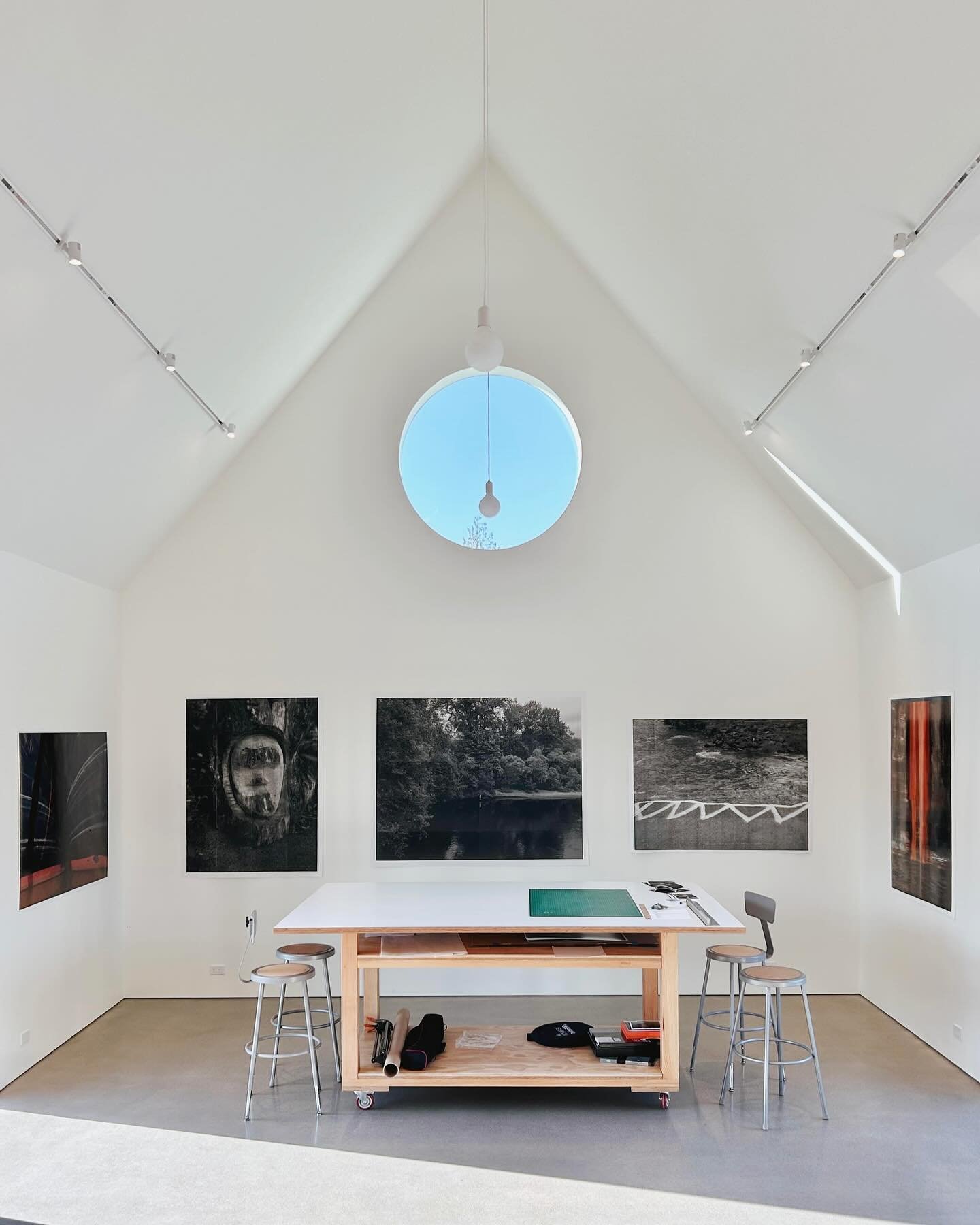 Open studio tomorrow with Eirik Johnson 2-4 p.m.! He has been inhabiting iolair and catching the most beautiful light on camera. 

Iolair is located at 190 N Beach Rd, Orcas Island.

Photos by Eirik Johnson @orcawatch