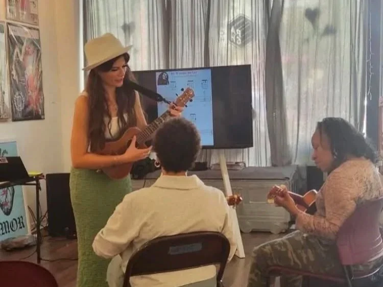 Group Ukulele Class: Catchy Choruses with Ukulady Lisa