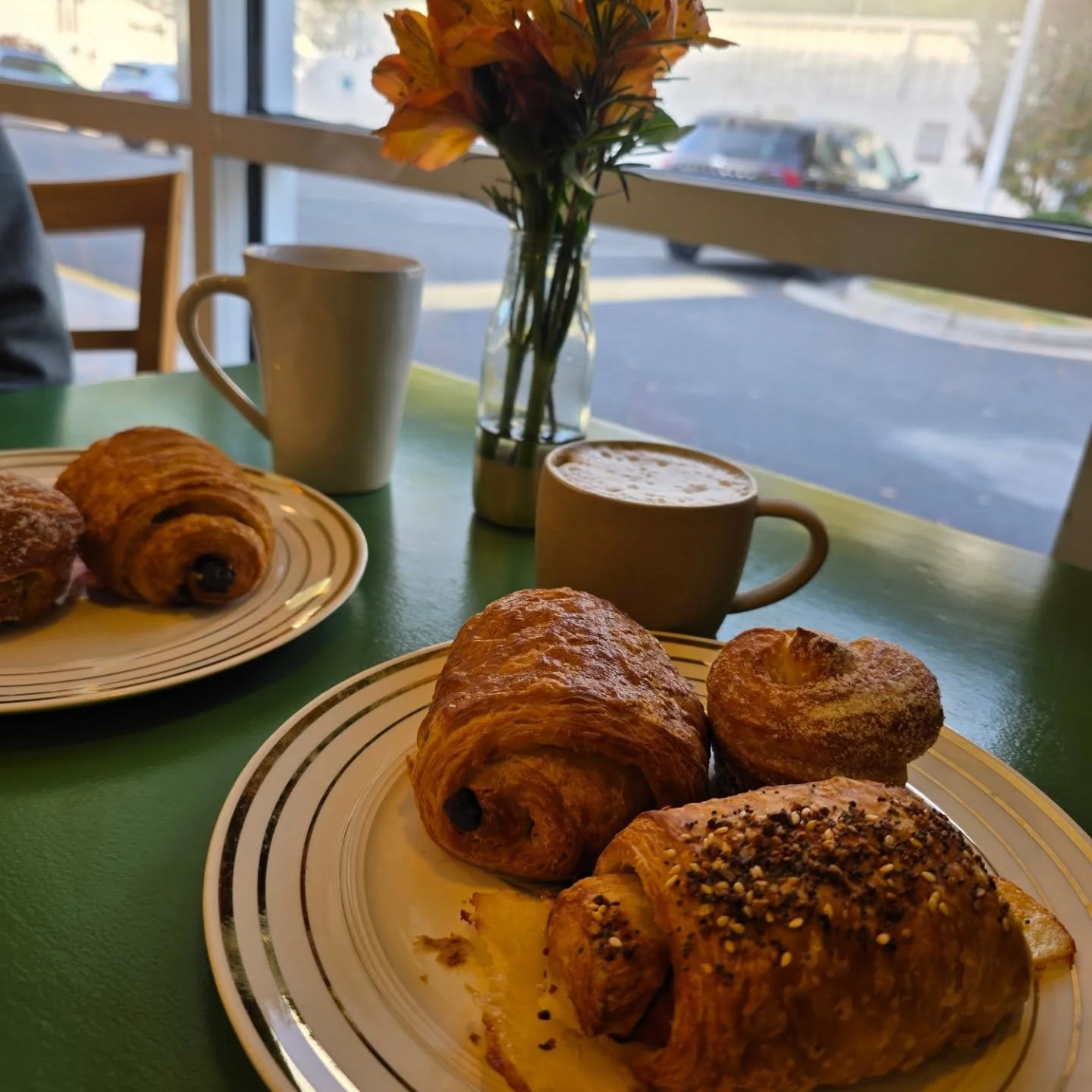 Bravo @bravobakeshop - love the new shop and this was so delicious 😋