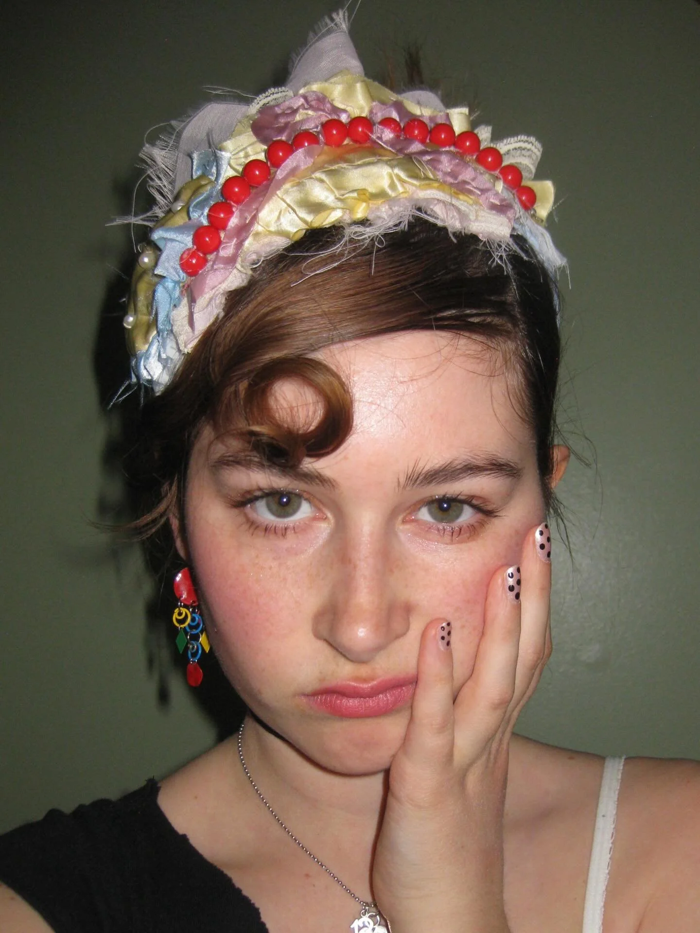 Wearing the 4 hand sewn headpieces that remain available for purchase on my website 💍 💋

#textileartist #avantgarde