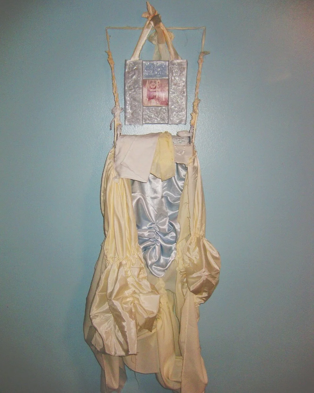 For consistency&rsquo;s sake, here is Dreams of Disneyland again, to go with my other dream beds posted previously 🪄

fabric, cardboard, found photograph (7.5 x 7.5&rdquo; in frame, marked 1976)

allow the song to drive you crazy as you admire these