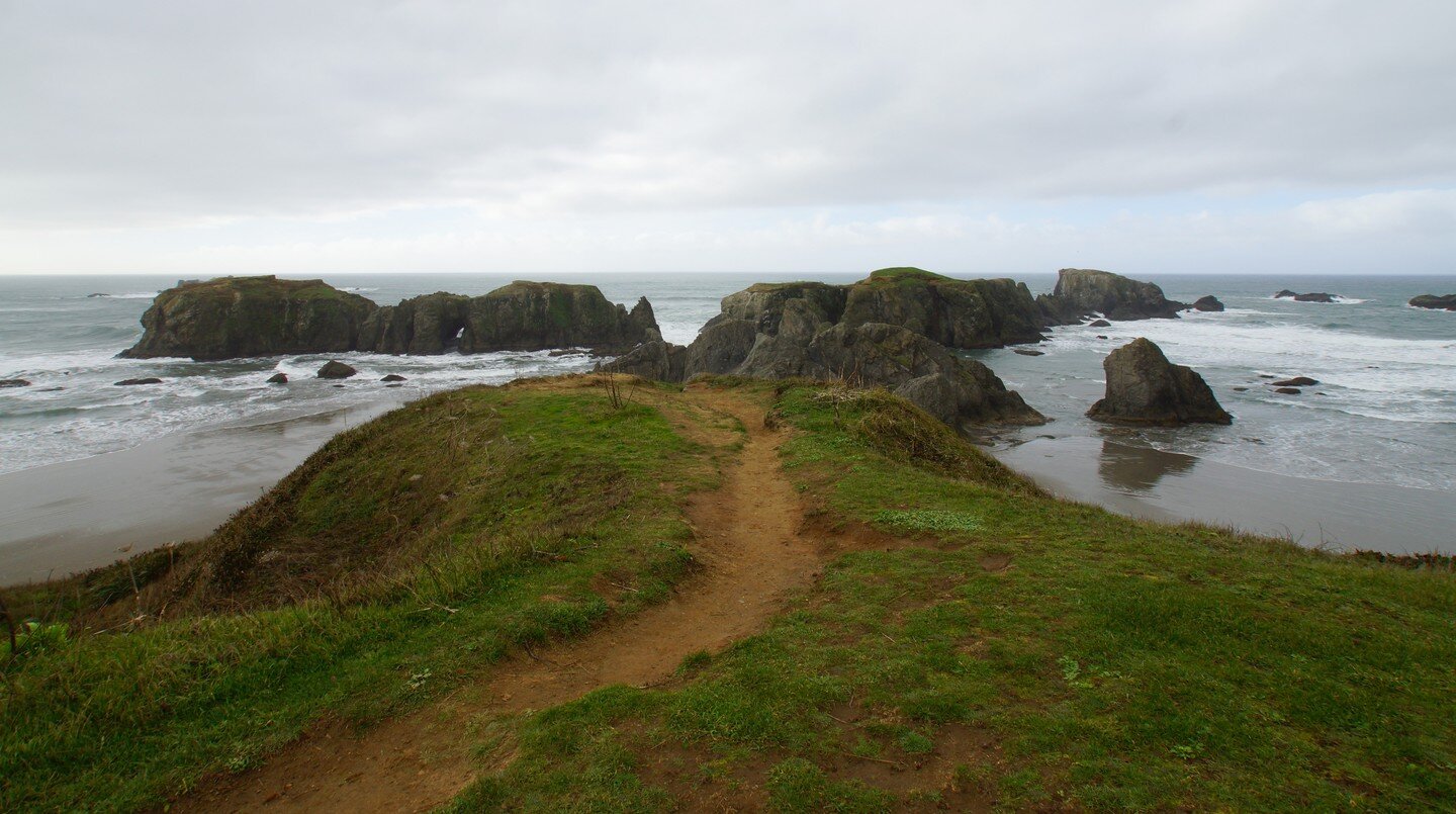 Bandon | Oregon Coast

#oregon #pnw #oregoncoast #bandon #bandonoregon #seascape #pacificnorthwest #seastacks #pacificocean