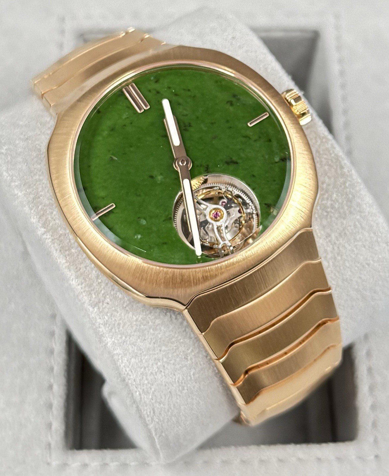 H. Moser & Cie. Streamliner Tourbillon Wyoming Jade
