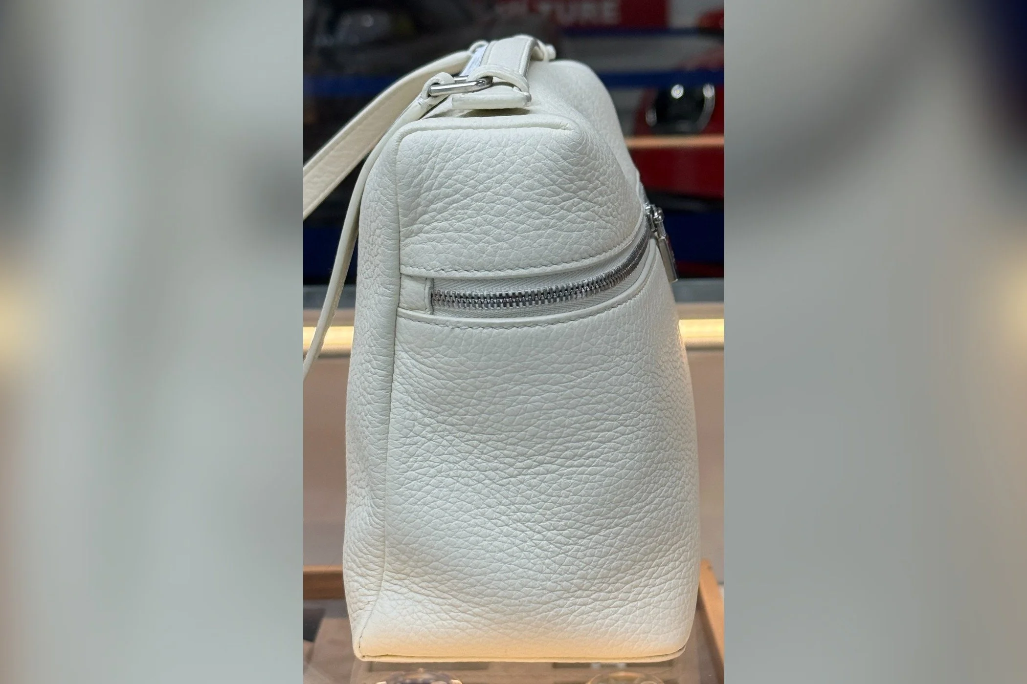 loro-piana-l27-white-02.jpg