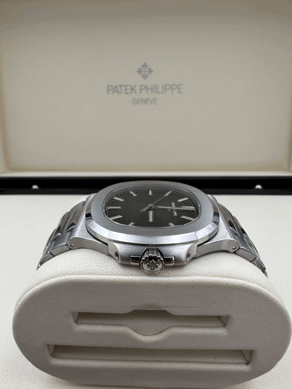 5711 caseback