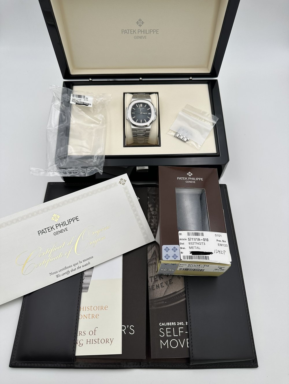Patek philippe nautilus hot sale box