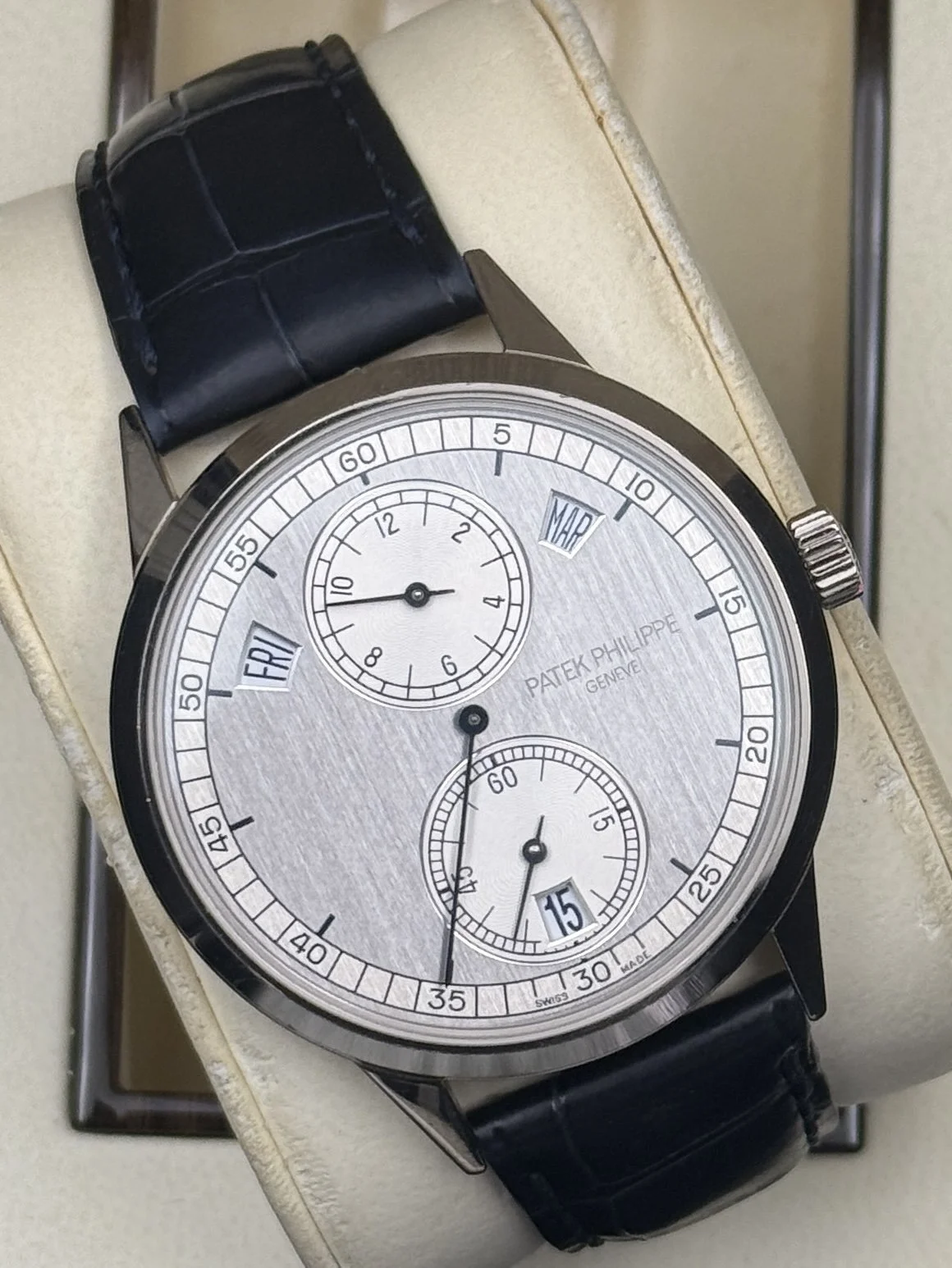 Patek Philippe Annual Calendar Regulator 5235G-001 40.5MM