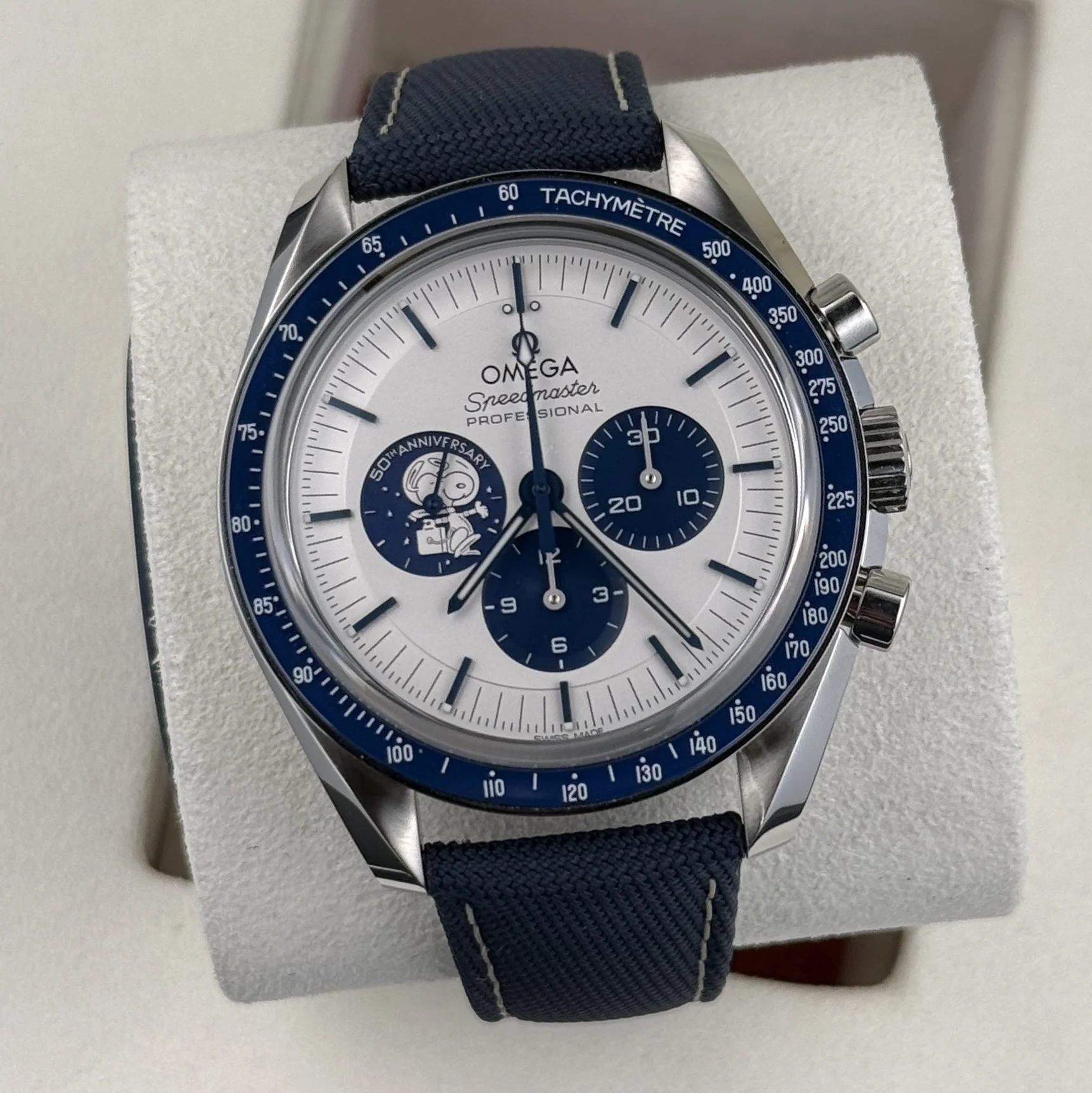 Omega Speedmaster Snoopy 50th Anniversary Silver Dial 42mm 310.32.42.50.02.001