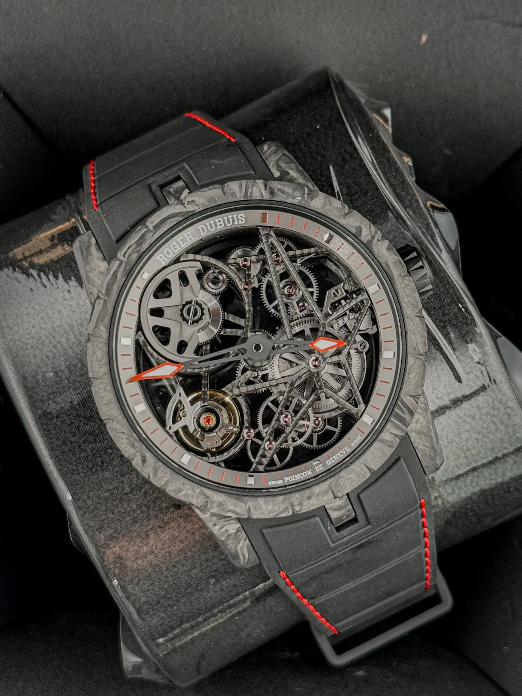 Roger Dubuis Excalibur Skeleton Carbon Automatic DBEX0777 42MM
