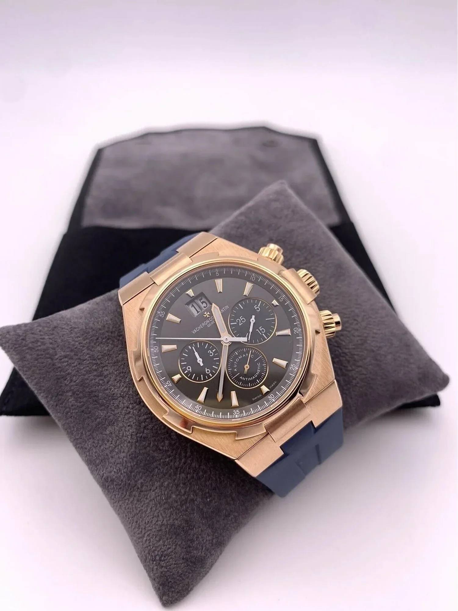 Vacheron+Constantin+Overseas+Chrono+49150+1 (1).webp
