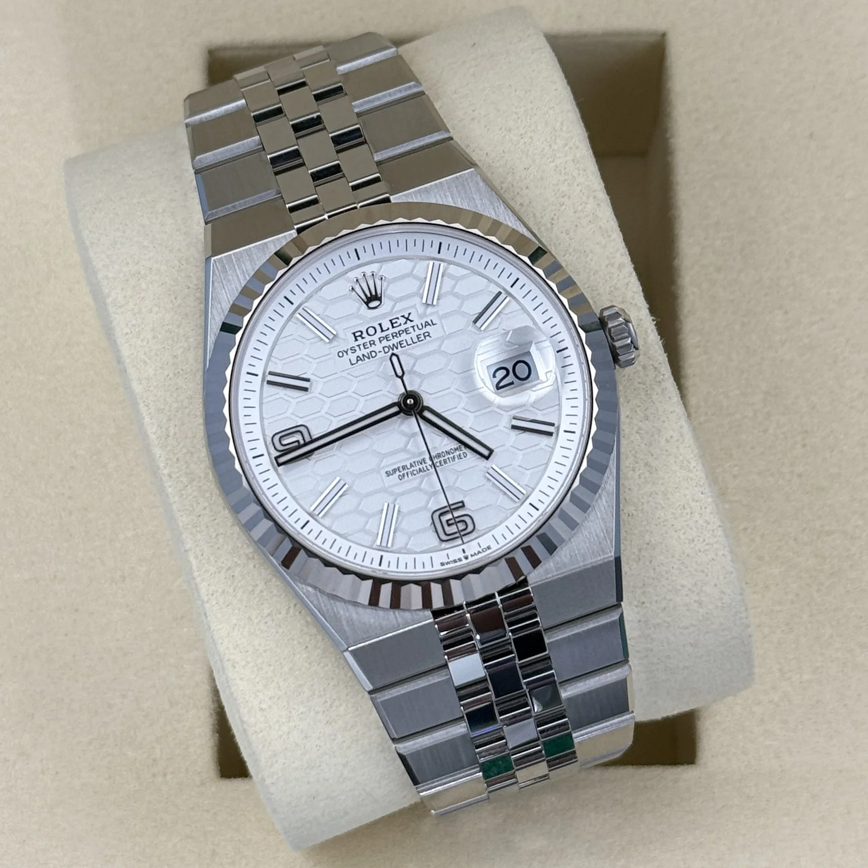 Rolex Land-Dweller 40 127334 White Dial Flat Jubilee