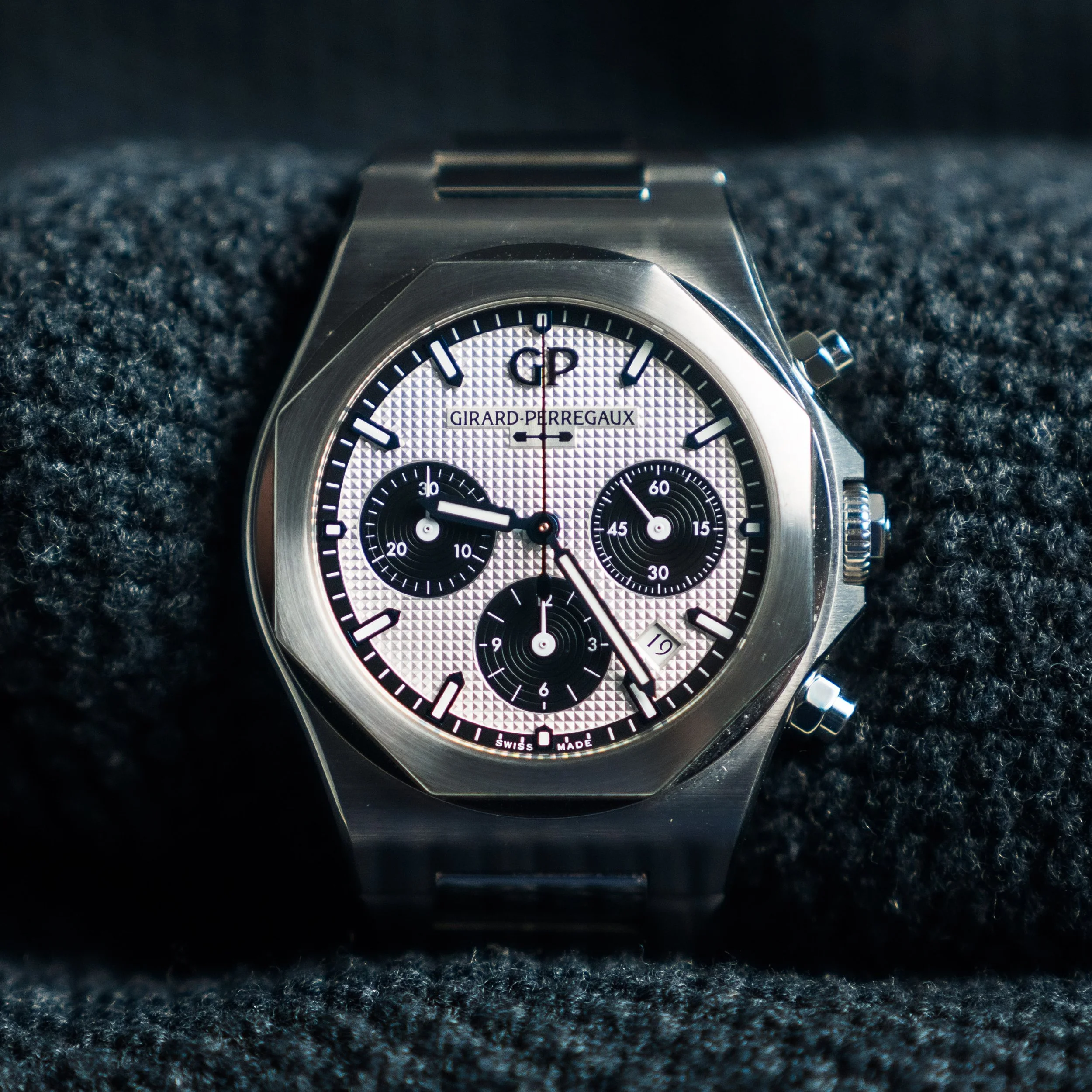 Girard-Perregaux Laureato Chronograph 81020-11-131-11A 42MM