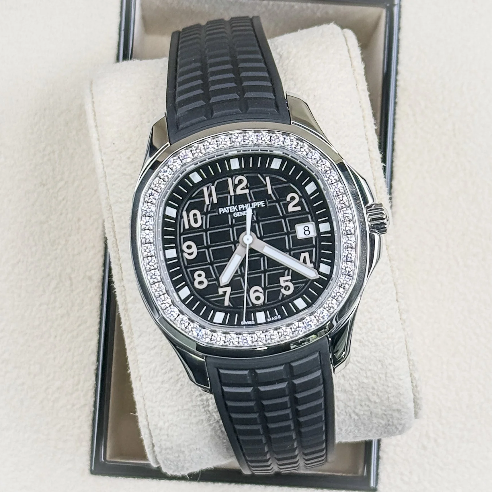 Patek Philippe Aquanaut Luce Stainless Steel Diamond 5267/200A Ladies Watch