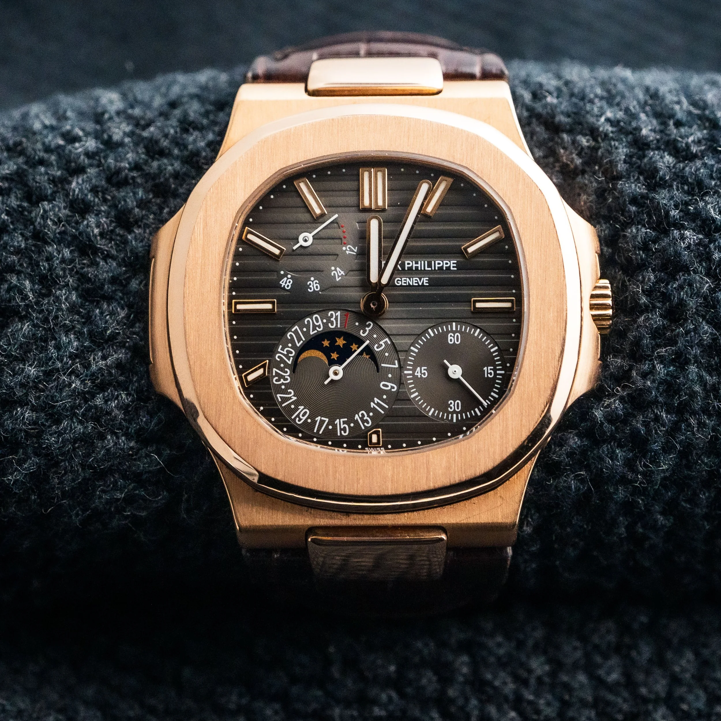 Patek Philippe Nautilus 5712R-001 Moon Phases Rose Gold 40MM