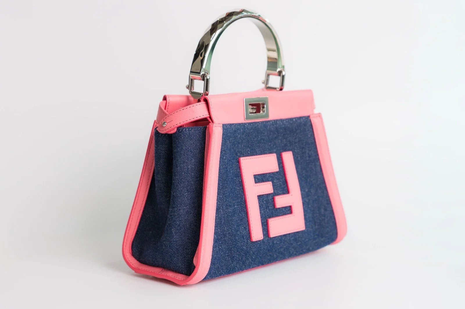 fendi-peekaboo-denim-pink-04.jpg