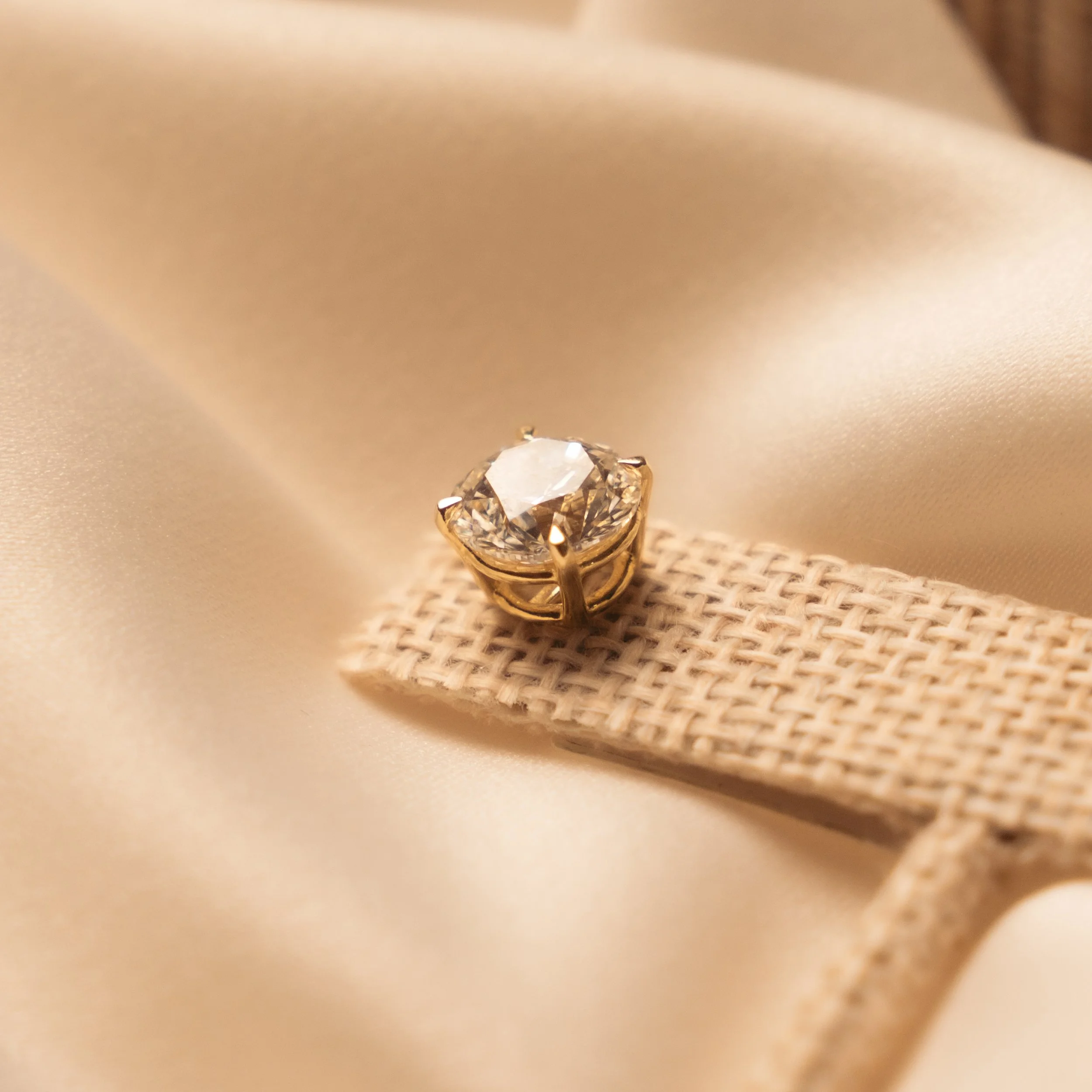 Exquisite 3.08ct Lab Grown Diamond Stud Earrings in 14k Yellow Gold