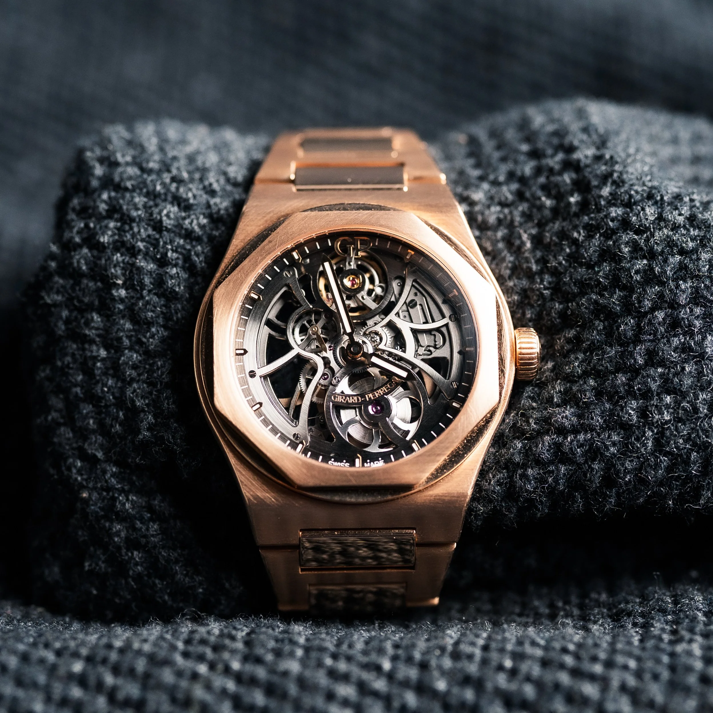 Girard Perregaux Laureato Skeleton 81015-52-002-52A 42MM