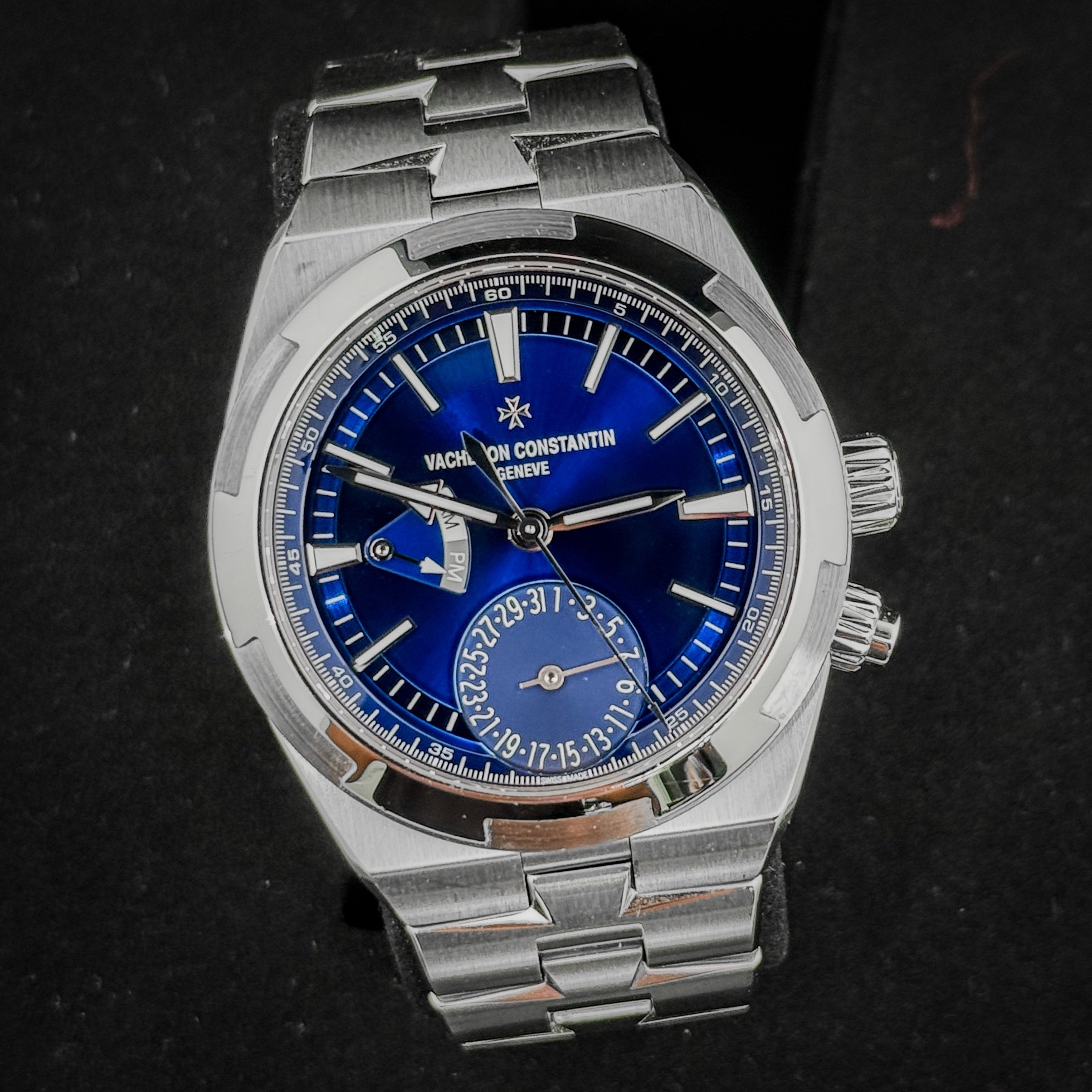 Vacheron Constantin Overseas Dual Time Blue Dial Steel 41mm 7900V Men’s Watch