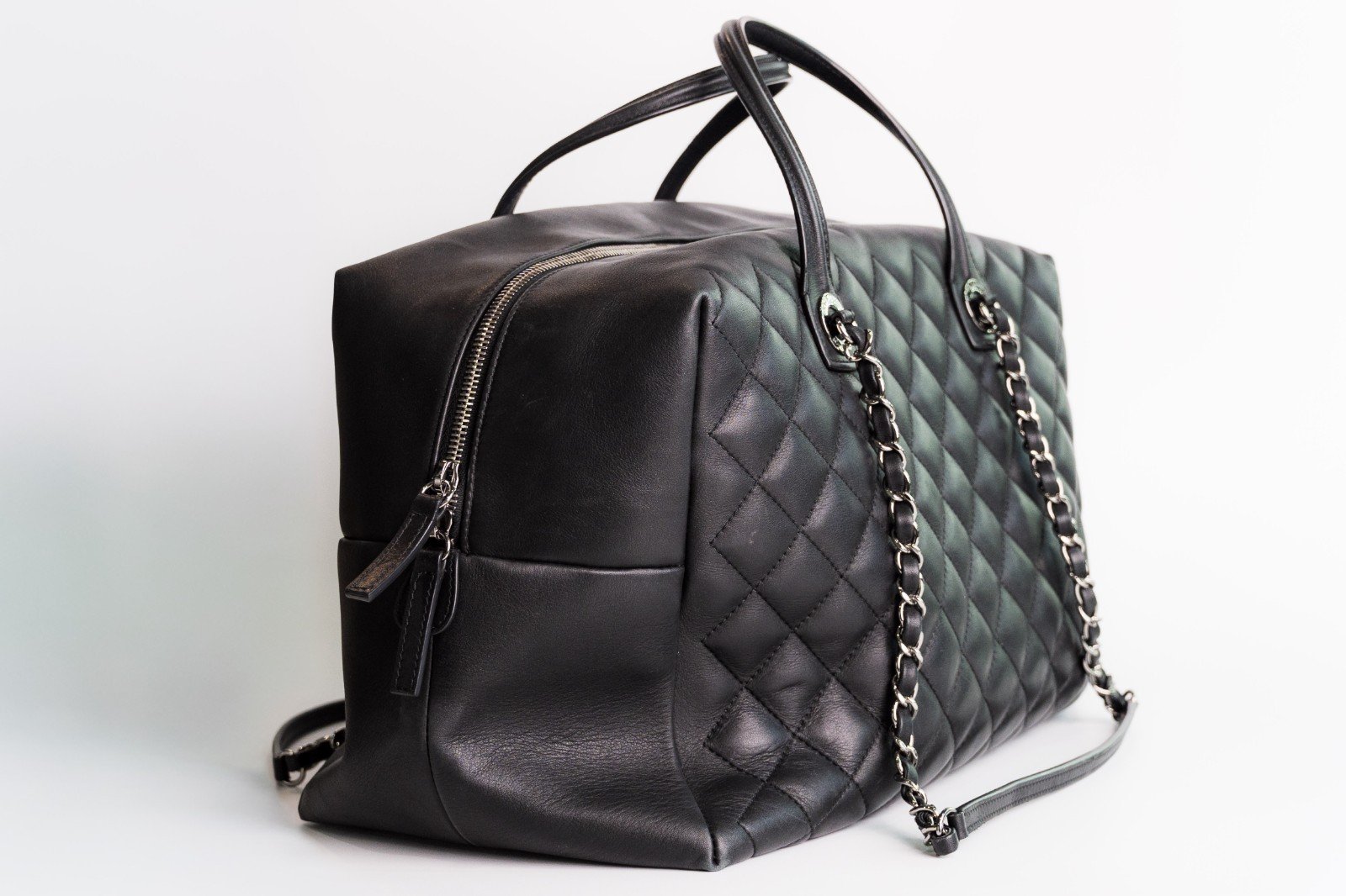 chanel-cc-delivery-tote-04.jpg