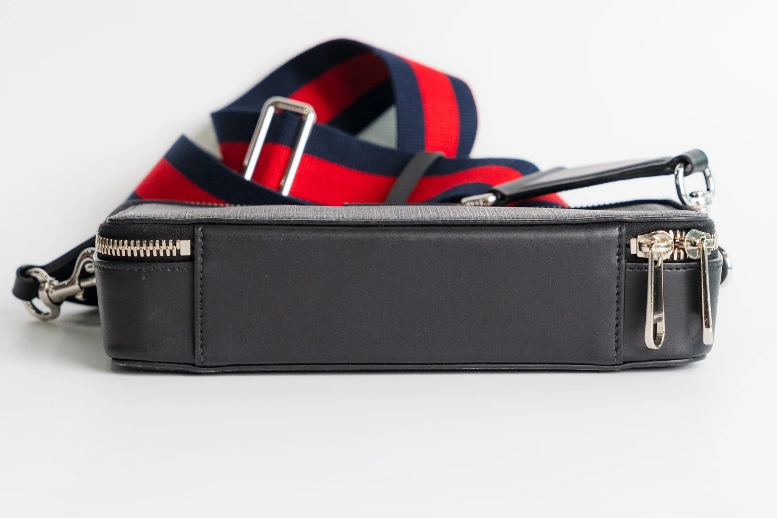gucci-mens-messenger-web-05.jpg