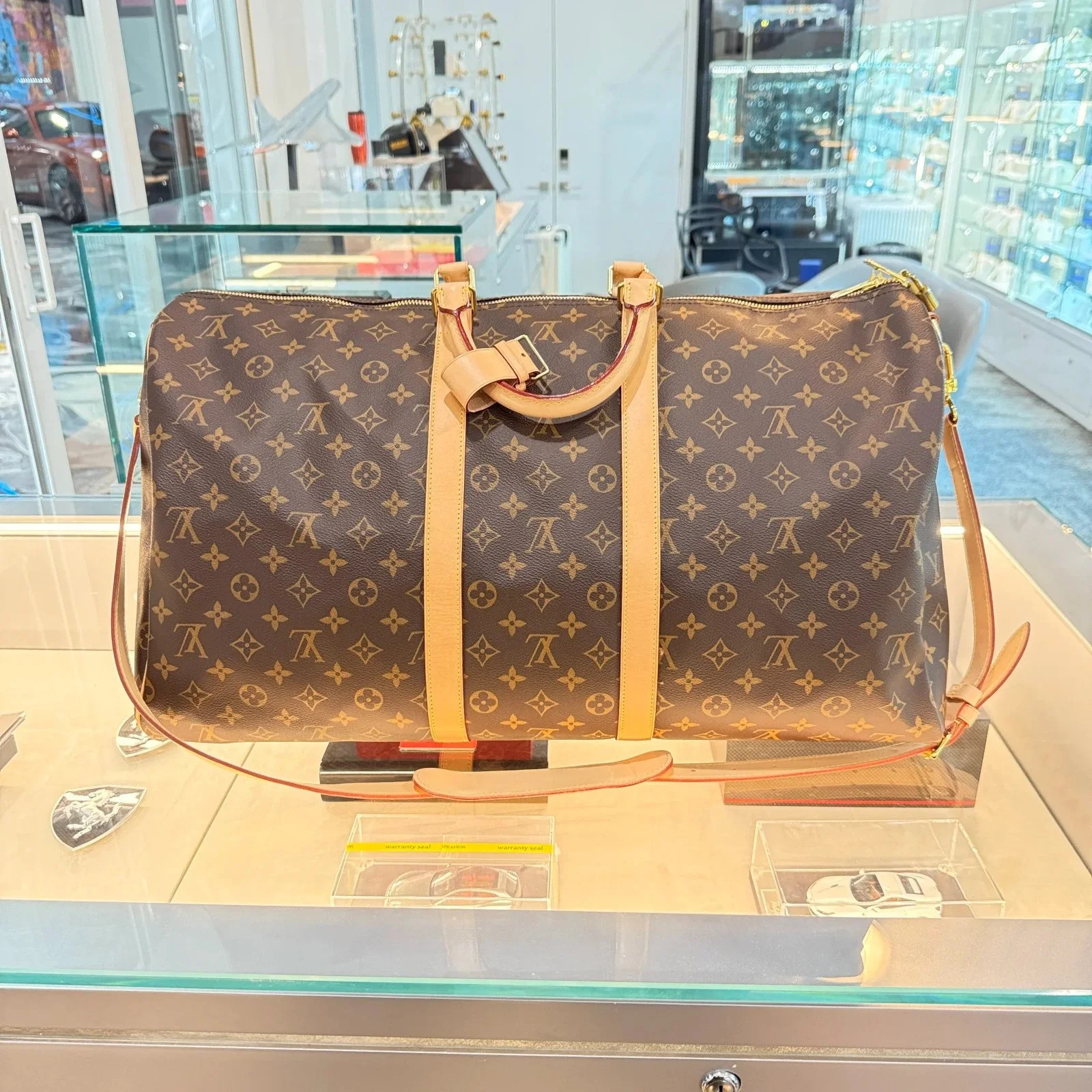 lv-keepall-bandouliere-55-02.jpg