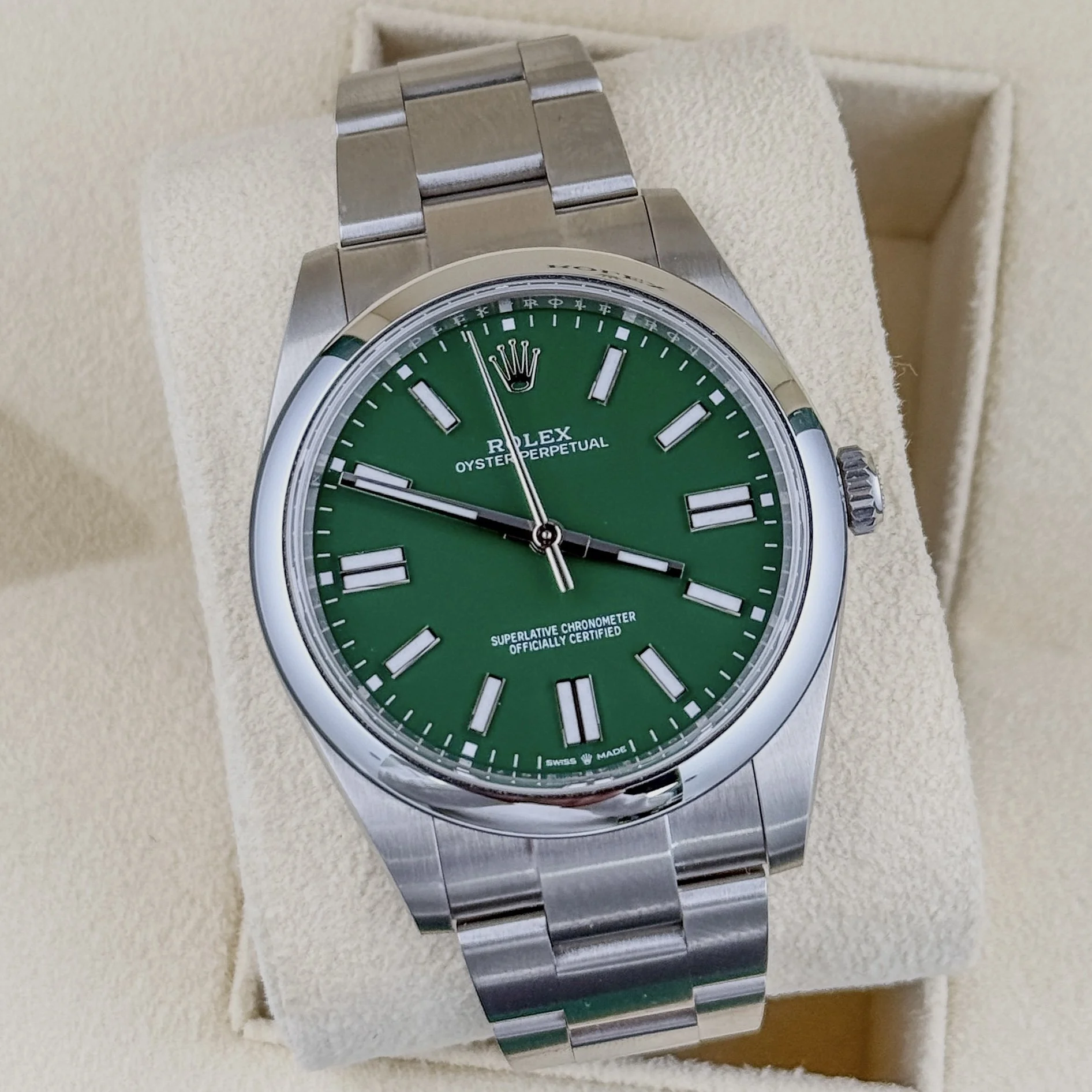 Rolex Oyster Perpetual Green Dial Smooth Bezel Steel 41mm 124300