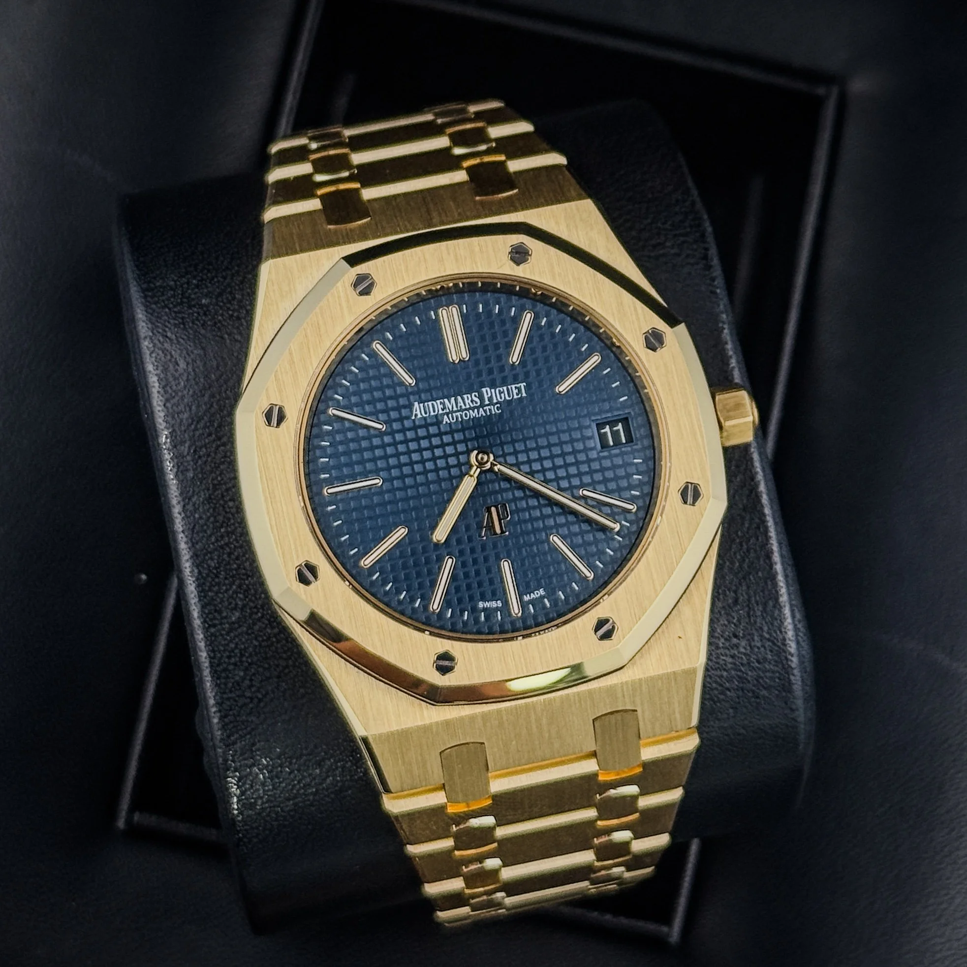 Audemars Piguet Royal Oak "Jumbo" Extra-Thin 39mm Yellow Gold