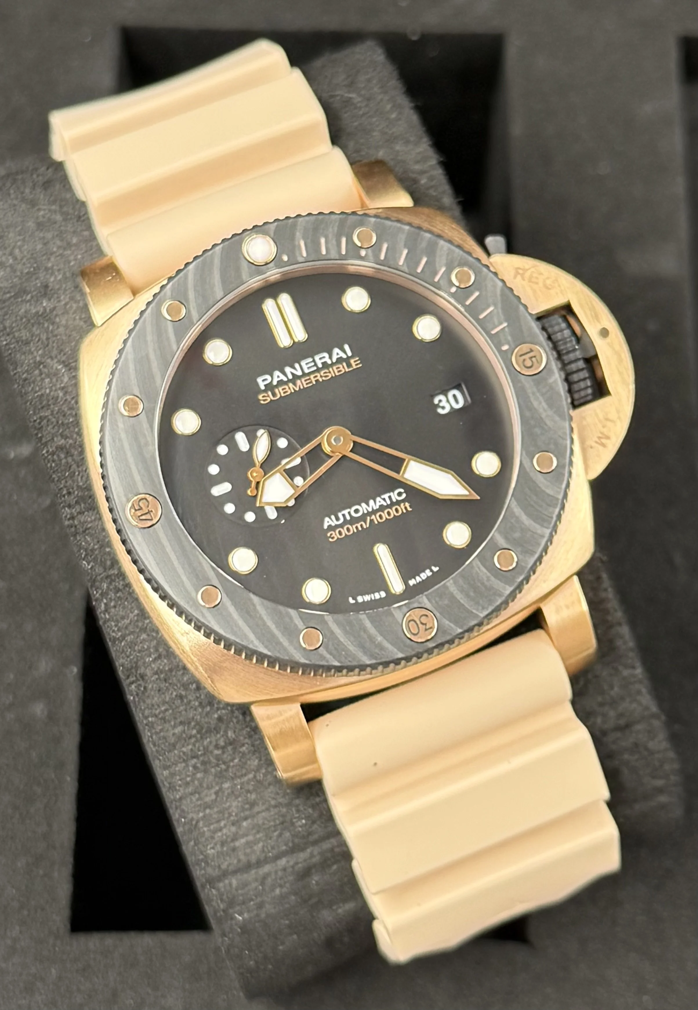 Panerai Submersible Goldtech OroCarbo Pam01070