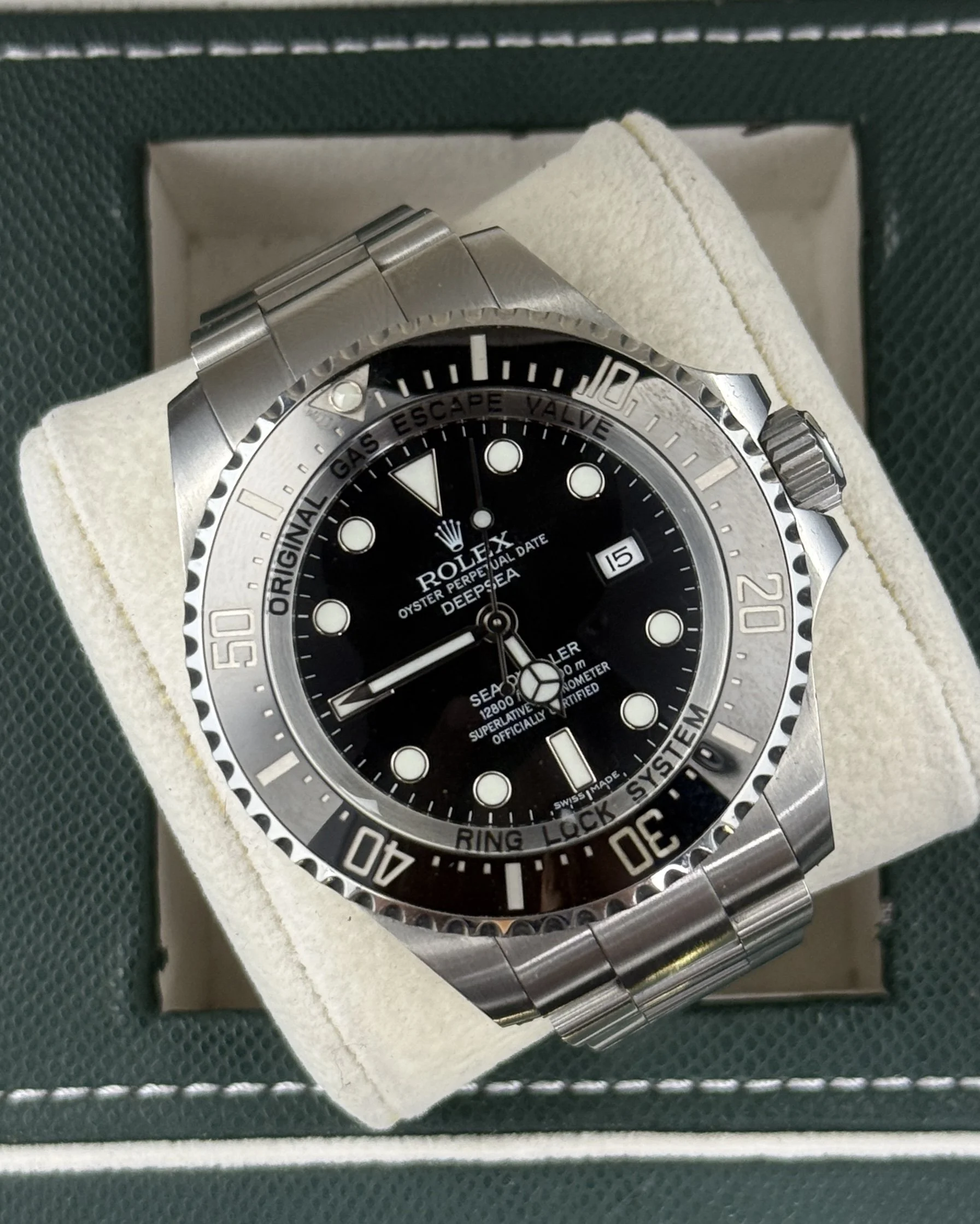Rolex Sea-Dweller 116660 Black Dial Stainless Steel 44MM