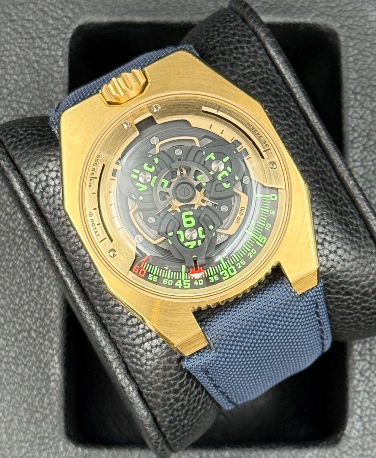 Urwerk UR-100 Yellow Gold C-3PO