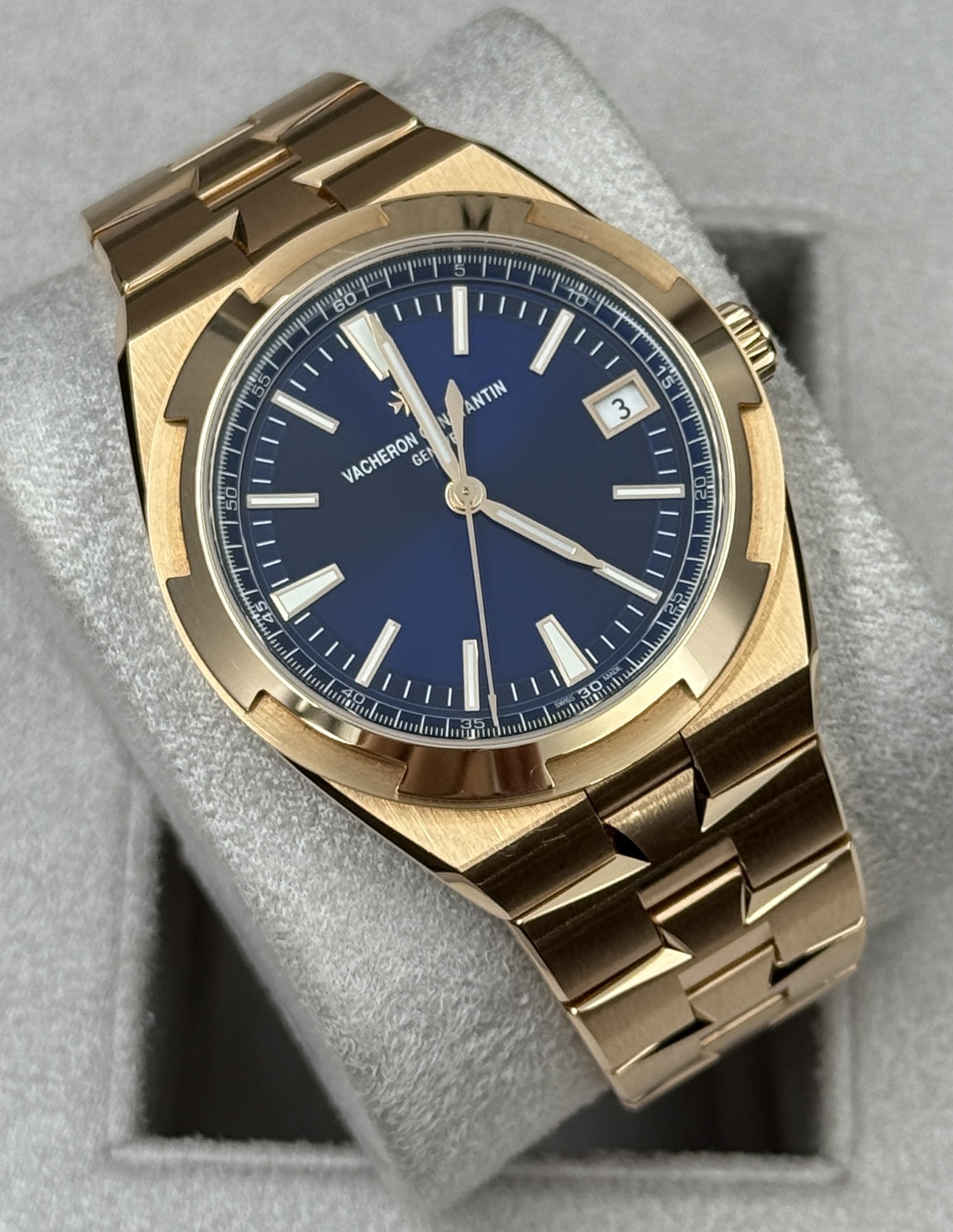 Vacheron Constantin Overseas Rose Gold Blue Dial 4520V/210R-B705
