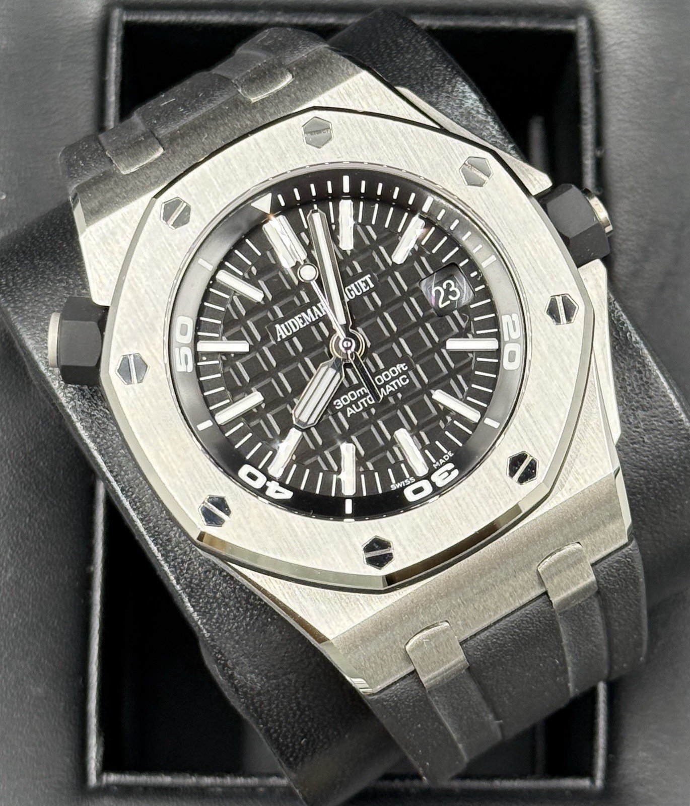 Audemars Piguet Royal Oak Offshore Diver Black 42mm 15710ST.OO.A002CA.01