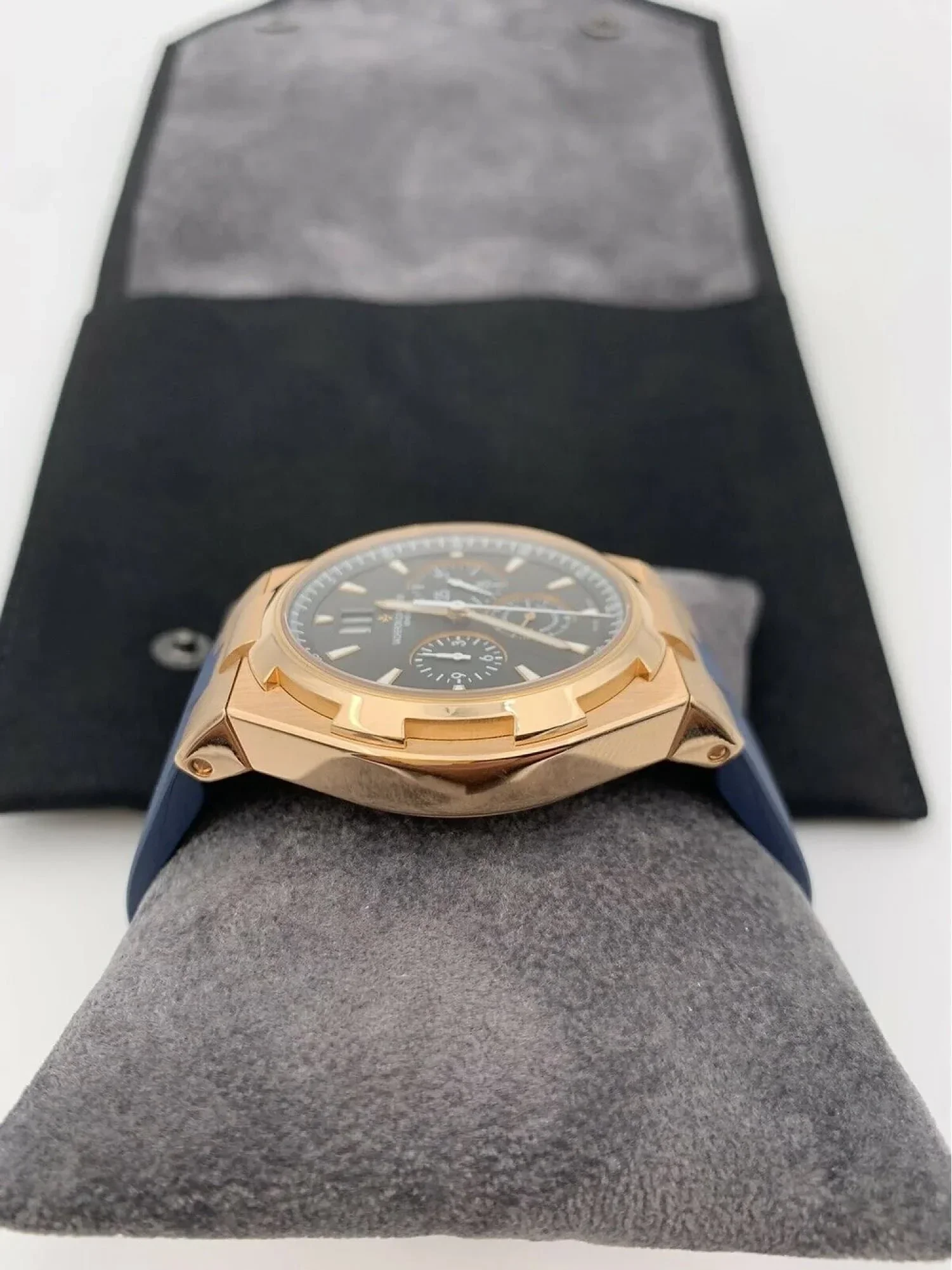 Vacheron+Constantin+Overseas+Chrono+49150+3.webp