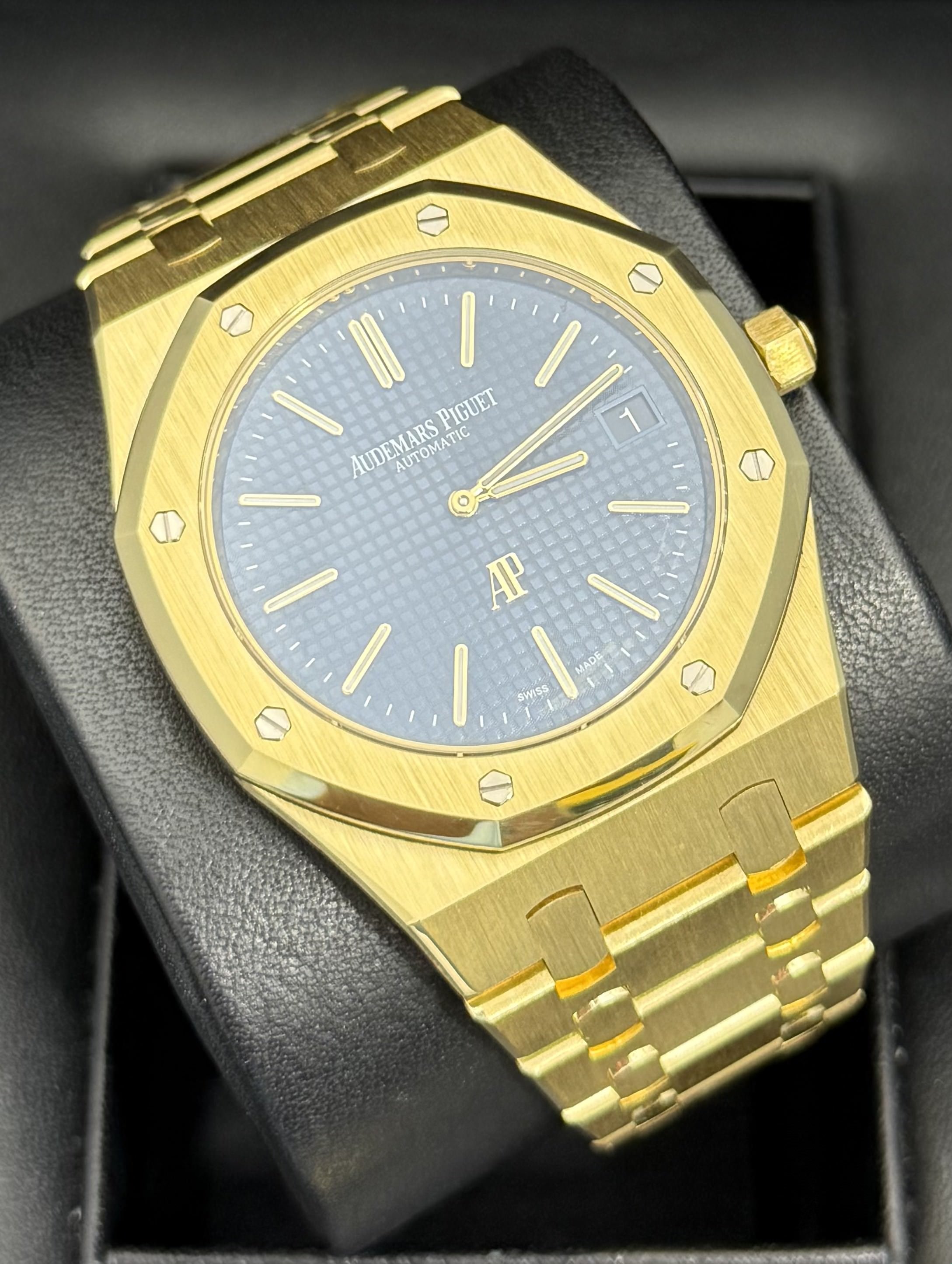 Audemars Piguet Royal Oak "Jumbo" Extra-Thin 39mm Yellow Gold