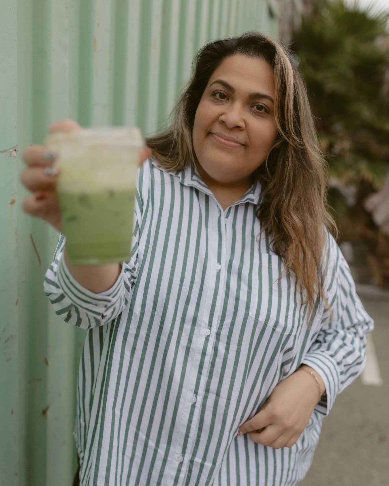 Meet Evelyn &mdash; maybe you know her, maybe you&rsquo;ve been wondering about her!! Ev is such a vital piece to the studio and the pretty peach wax, she&rsquo;s the coffee cart queen, merch curator, and the most talented photographer (@evelynxgambo