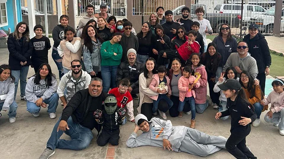 It´s Giving Tuesday Let´s Wrap Kids in Love