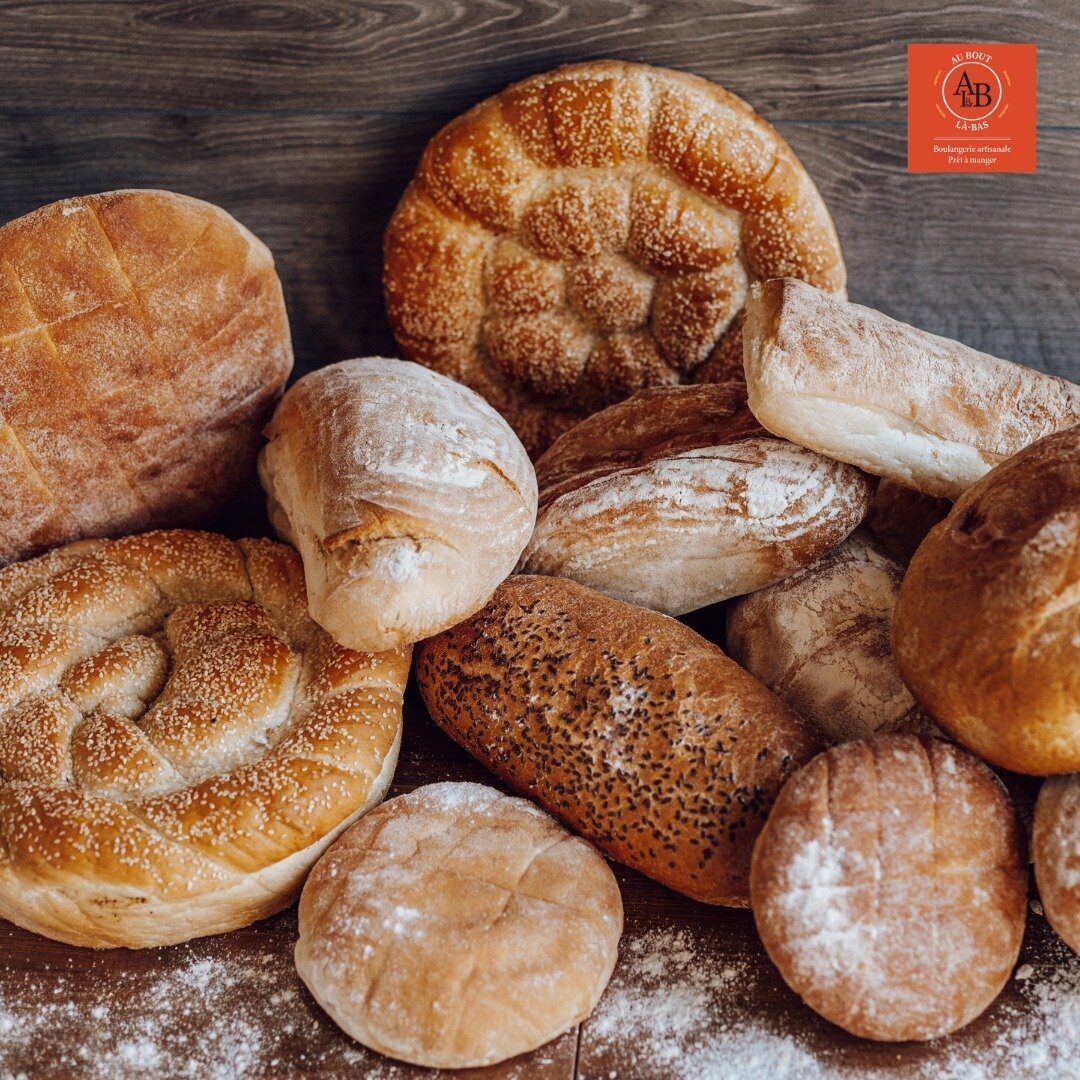 Notre boulangerie est le lieu o&ugrave; le plaisir culinaire commence. D&eacute;couvrez la diff&eacute;rence du fait maison. 
🏠🍞 
Our bakery is where culinary delight begins. Discover the homemade difference.