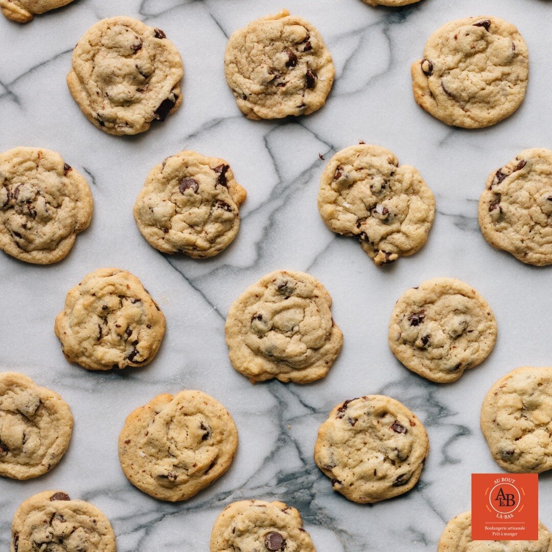 Parce que chaque journ&eacute;e m&eacute;rite une touche de douceur.
 🍪
 Because every day deserves a touch of sweetness, indulge in our exquisite desserts.