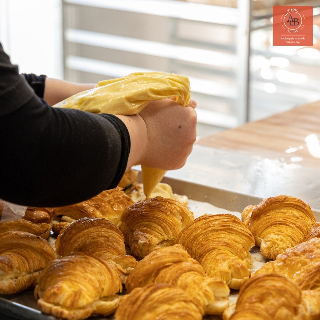 Nos p&acirc;tisseries sont comme des &oelig;uvres d'art comestibles. Savourez chaque moment sucr&eacute; avec nous. 
🎨
Our pastries are like edible works of art. Savour every sweet moment with us.