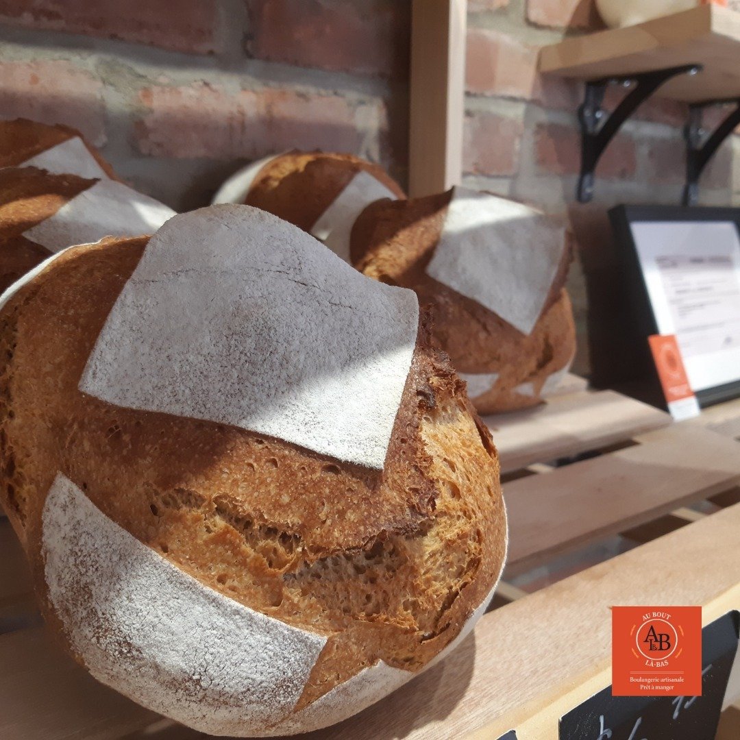 Savourer le plaisir authentique du pain artisanal fait maison de notre boulangerie bien-aim&eacute;e. Chaque bouch&eacute;e est une d&eacute;licieuse symphonie de saveurs. 🥖✨ #PainArtisanal #FaitMaison

Savour the authentic pleasure of homemade arti