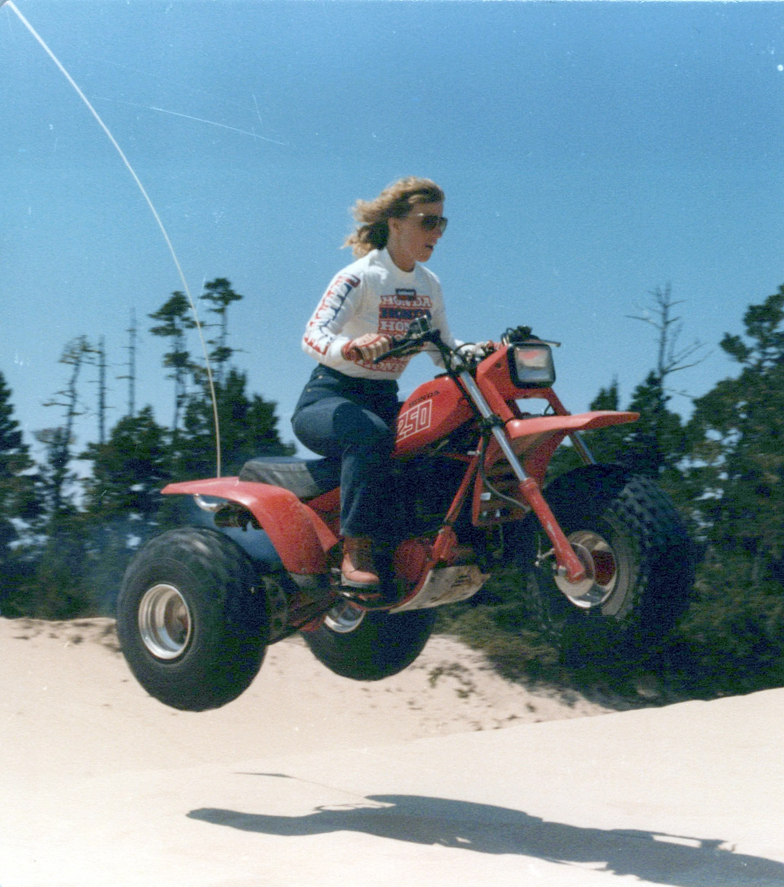 1985_September_Caroline Jumps and John Repairs_0005_a.jpeg