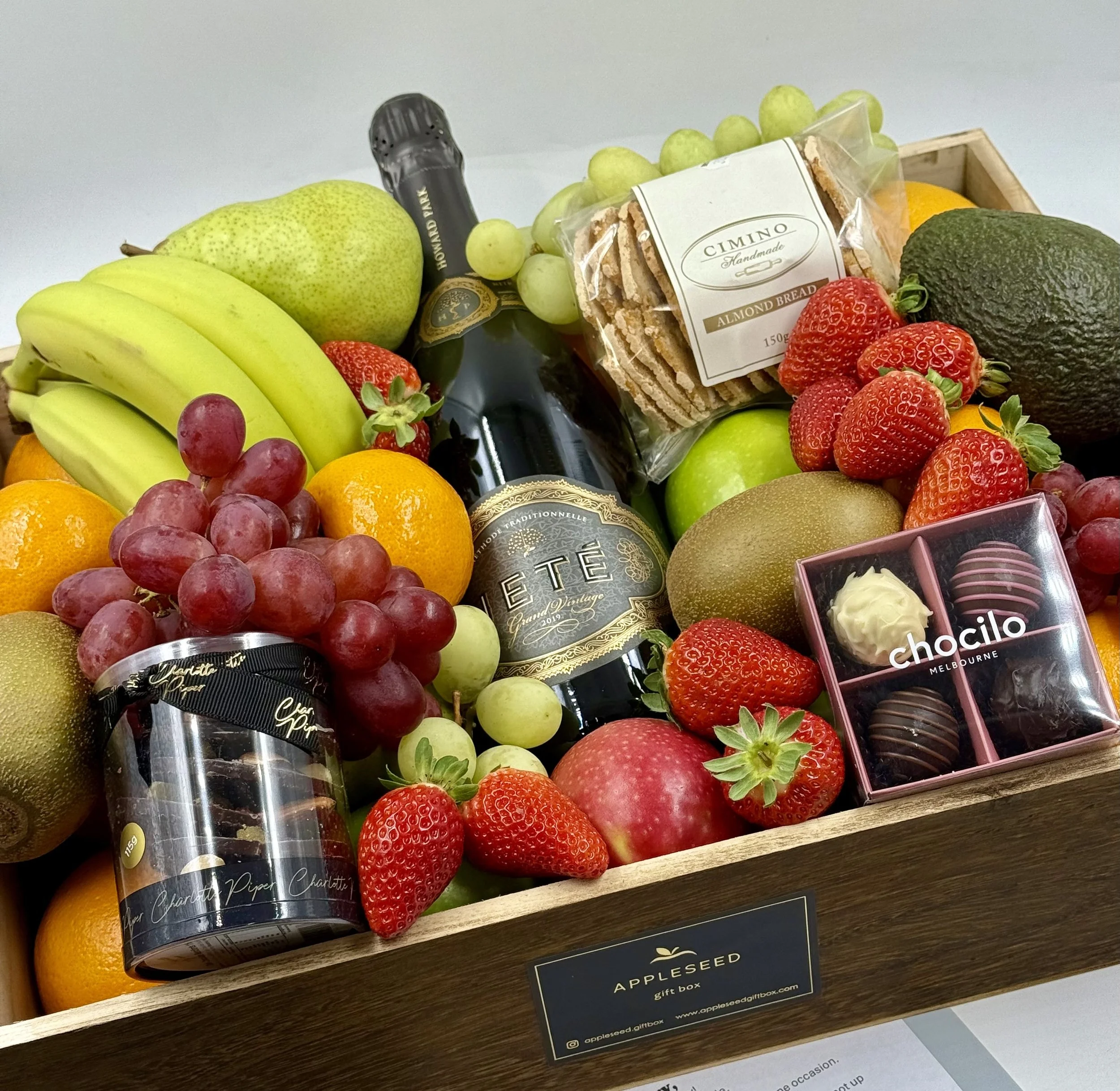 fruit jete black.jpg