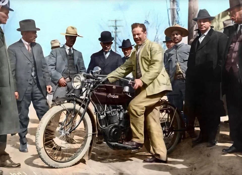 "In Full Color", a gallery of colorized photos of the Mexican Revolution.