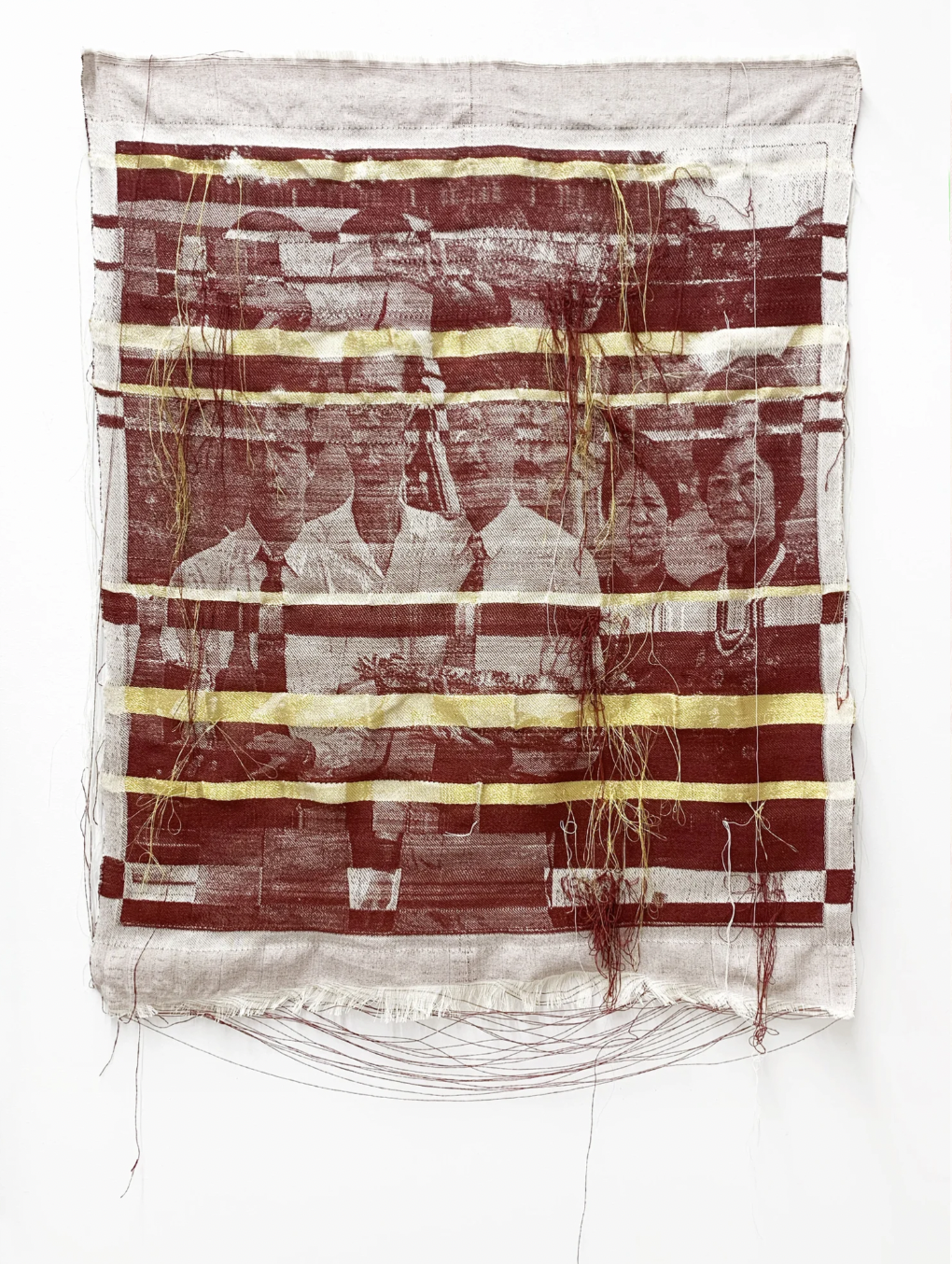 Kỷ Niệm Ngày Cưới: Burgundy and Gold 