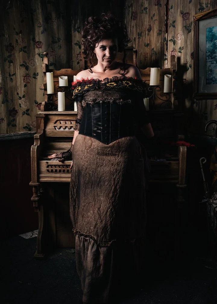 Model Cosplay Sweeney Todd Mrs Lovett.jpg