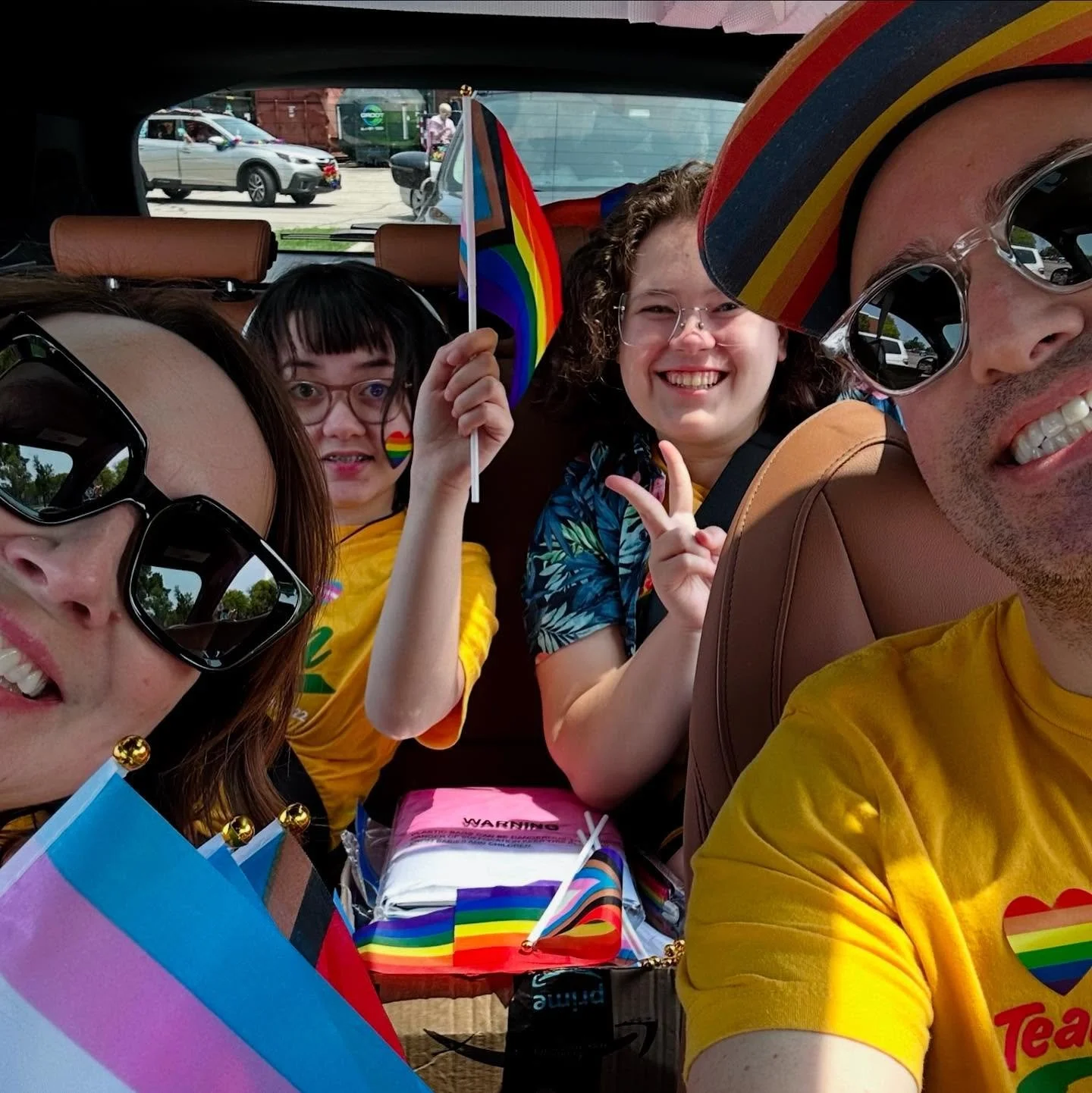 A big thank you to our amazing Team Rowan teammates 💛 for helping us kick off Pride Month 🏳️&zwj;🌈 together today in Evanston and, of course, the wonderful folks at @evanston_pride for organizing the car parade and featuring @team.rowan and our Ra